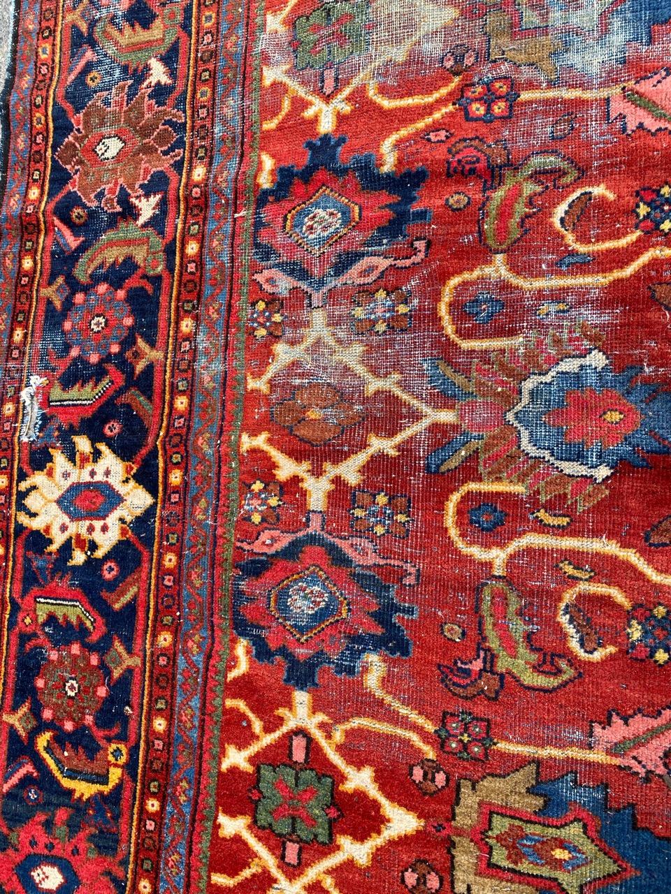 Tapis Mahal ancien vieilli en mauvais état en vente 11