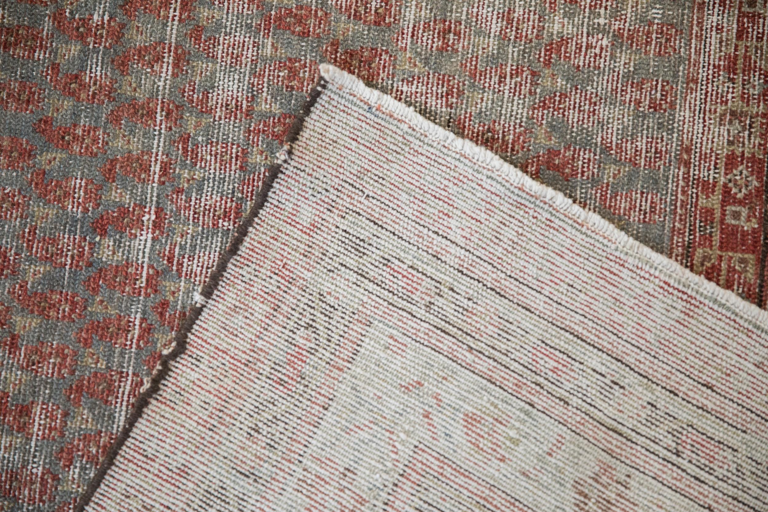 Antiker Distressed Malayer-Teppich im Used-Look im Angebot 8