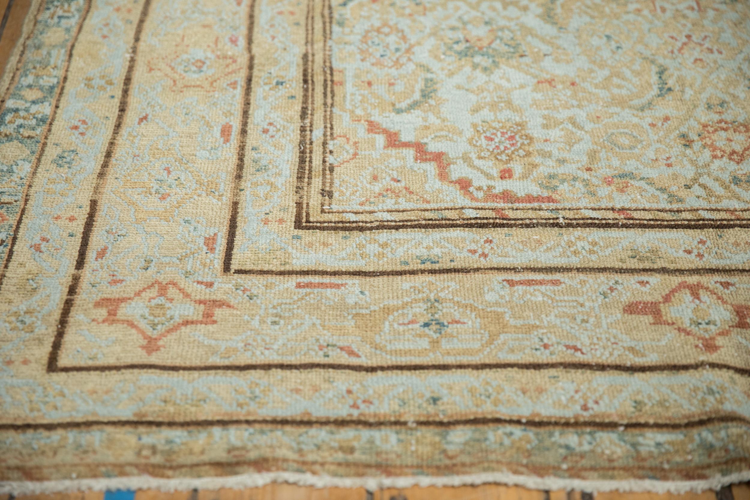 Antiker Distressed Malayer-Teppich im Used-Look im Zustand „Relativ gut“ im Angebot in Katonah, NY