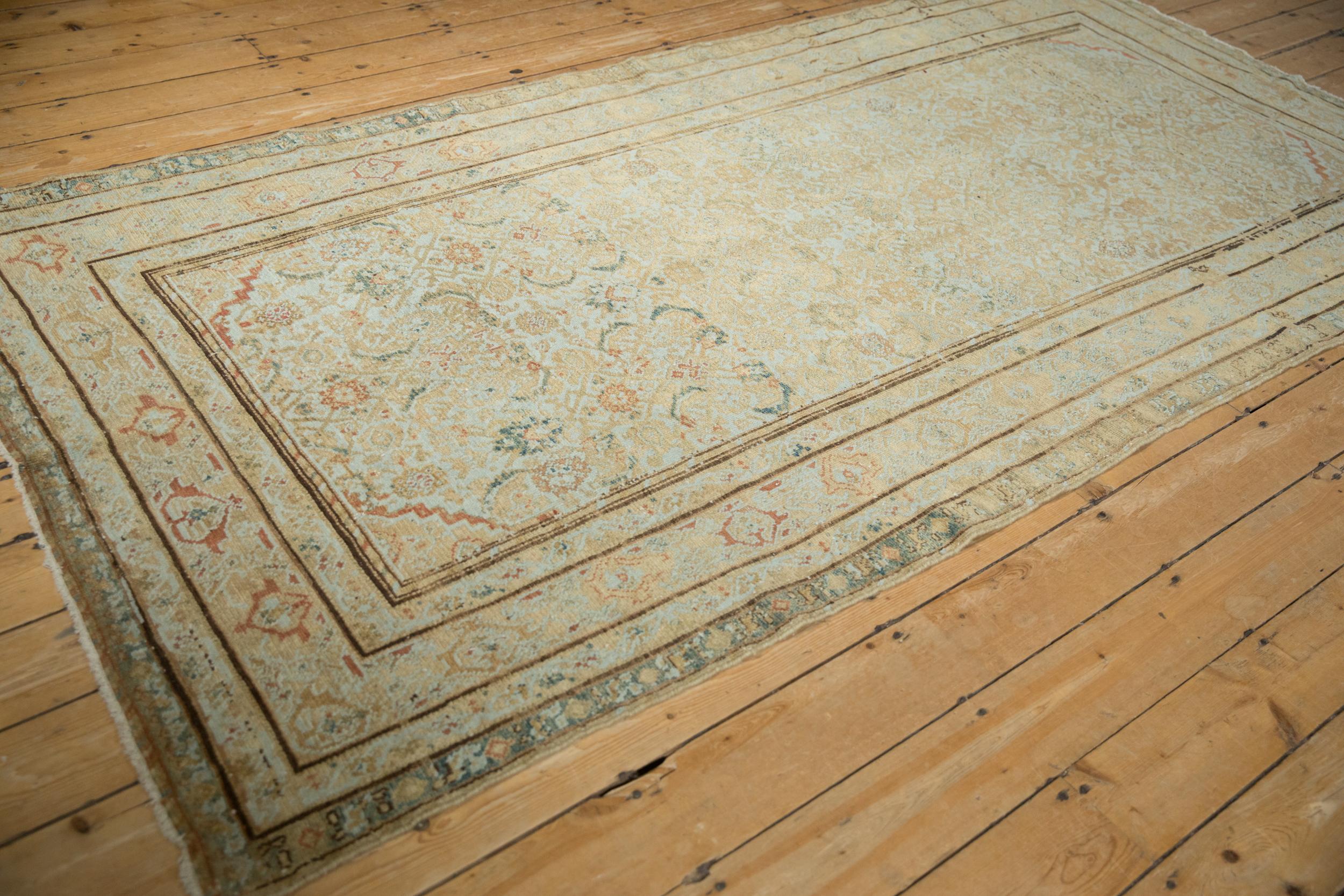Antiker Distressed Malayer-Teppich im Used-Look (Frühes 20. Jahrhundert) im Angebot