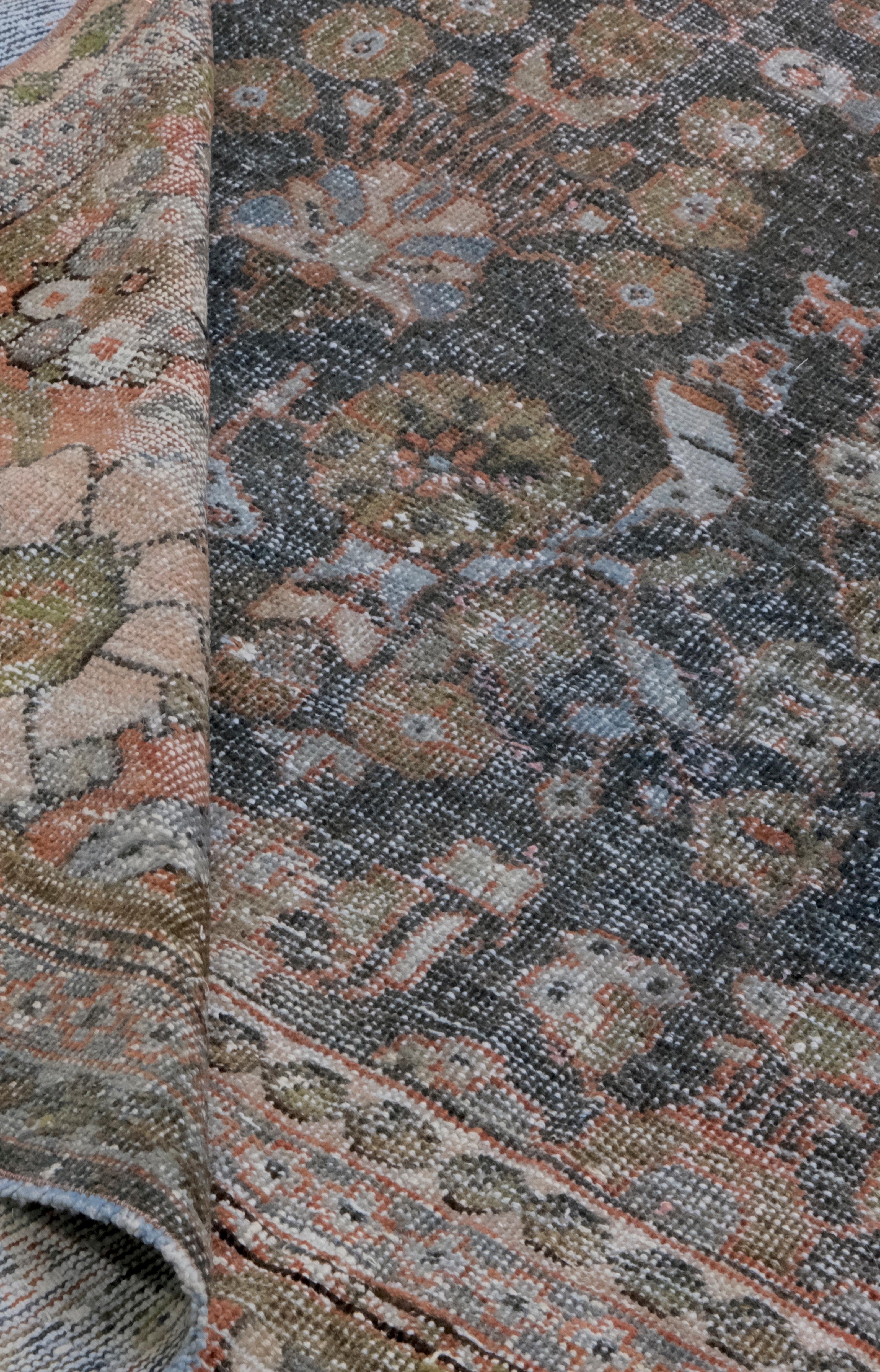 Antik Distressed Persian Mahal Faded Dark Brown-Green with Rose 11'4''x18' (Malayer) im Angebot