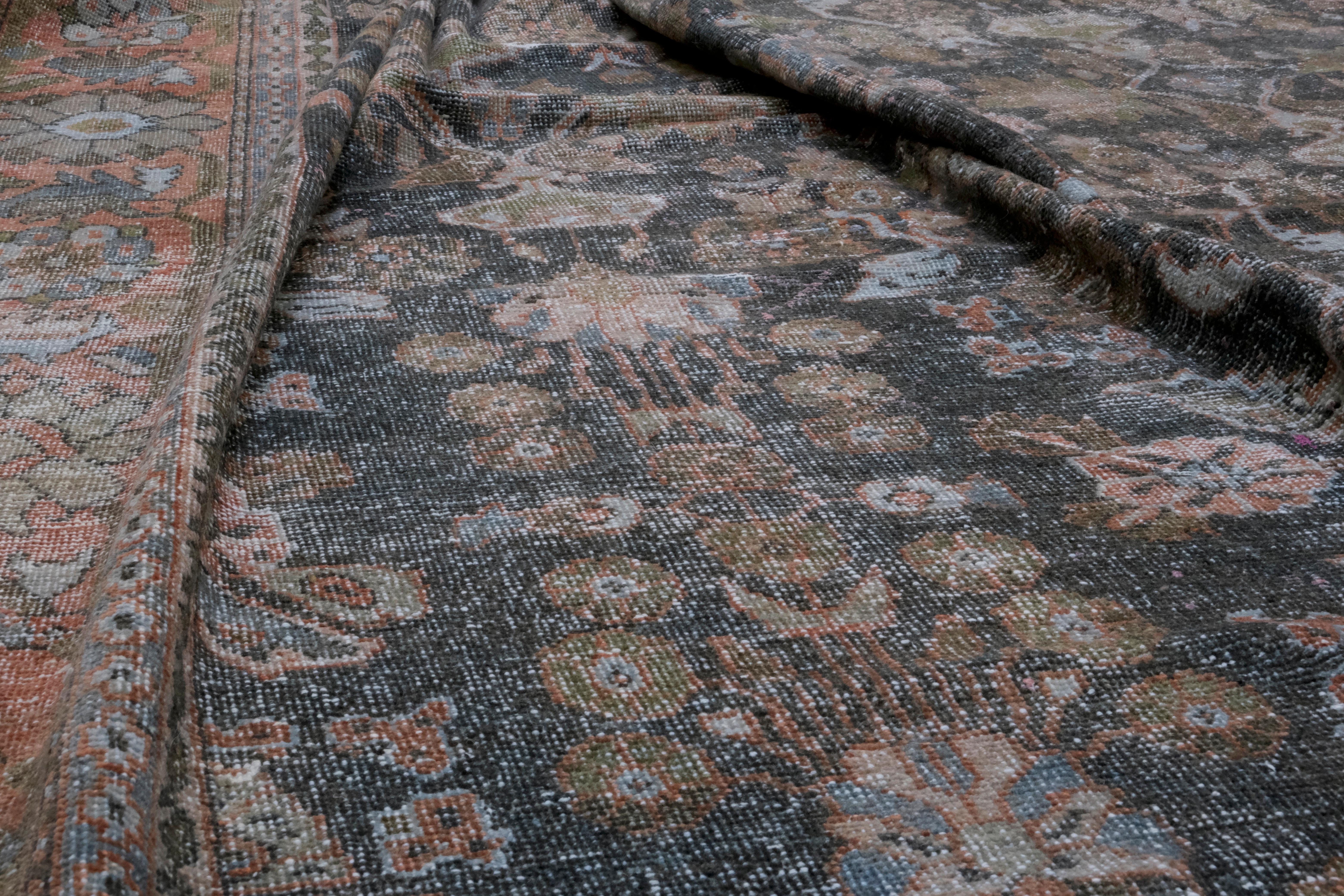 Antik Distressed Persian Mahal Faded Dark Brown-Green with Rose 11'4''x18' (Handgeknüpft) im Angebot