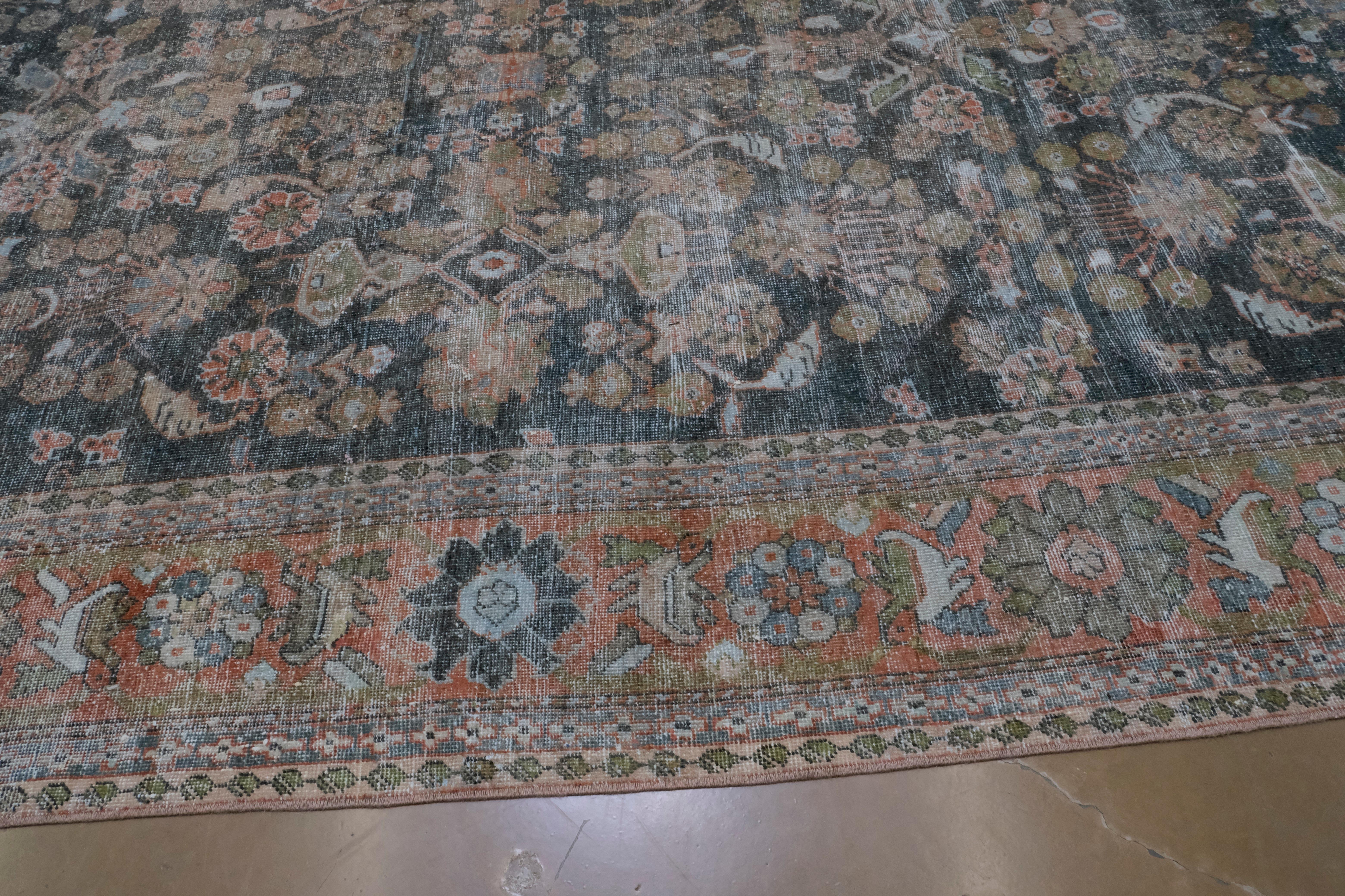 Antik Distressed Persian Mahal Faded Dark Brown-Green with Rose 11'4''x18' im Angebot 1