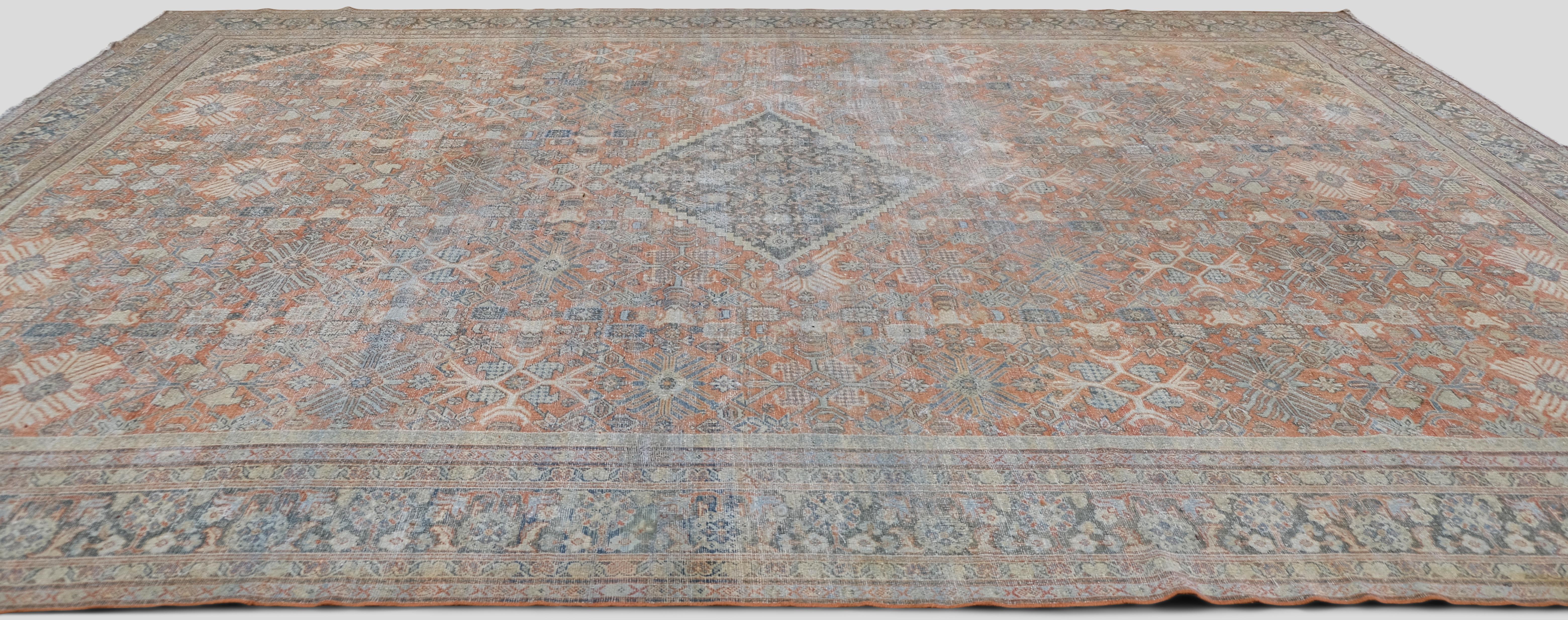 Antiker persischer Mahal-Wollteppich im Used-Look 12'6''x17'5'' (Malayer) im Angebot