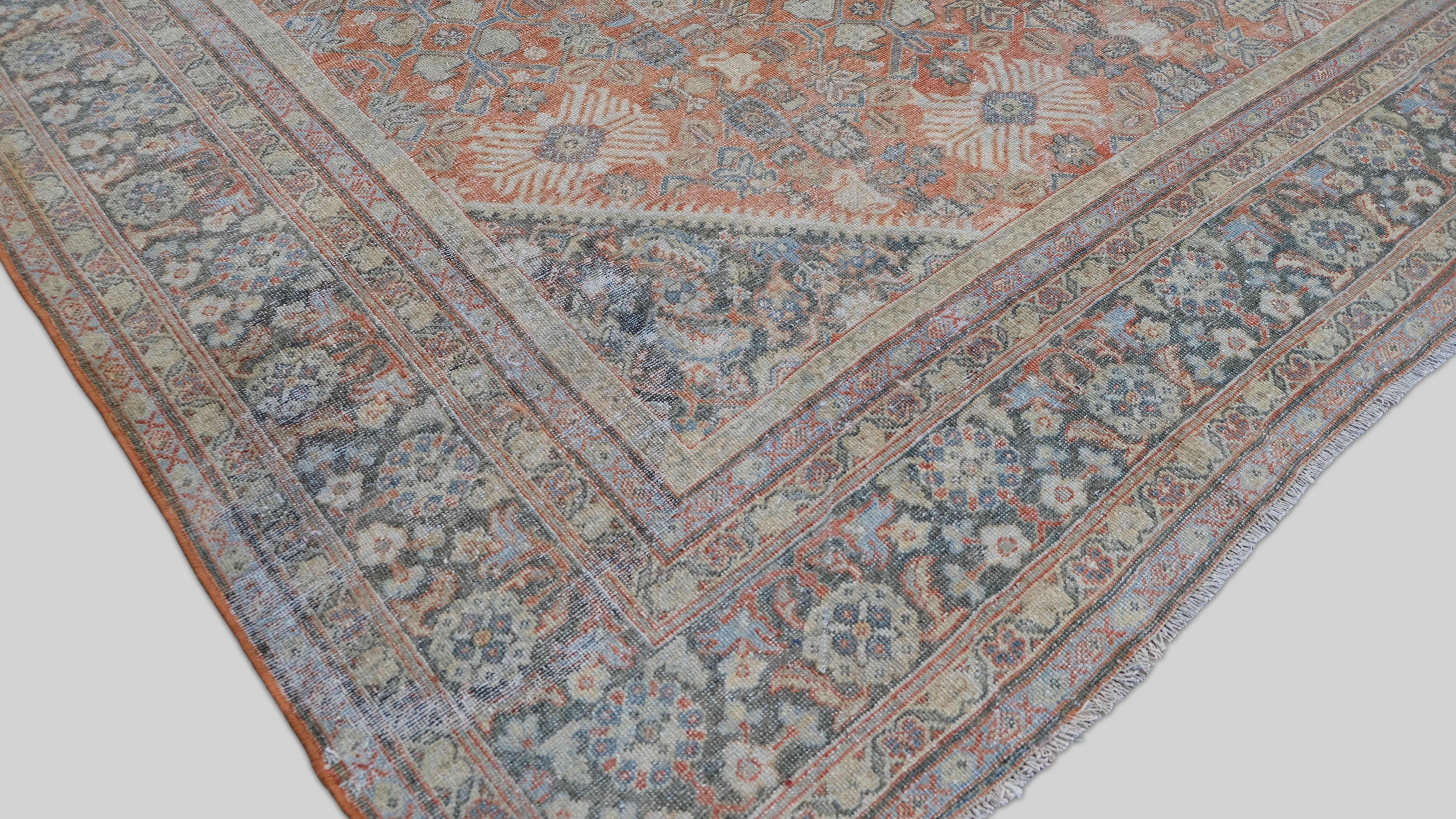 Antiker persischer Mahal-Wollteppich im Used-Look 12'6''x17'5'' (Persisch) im Angebot