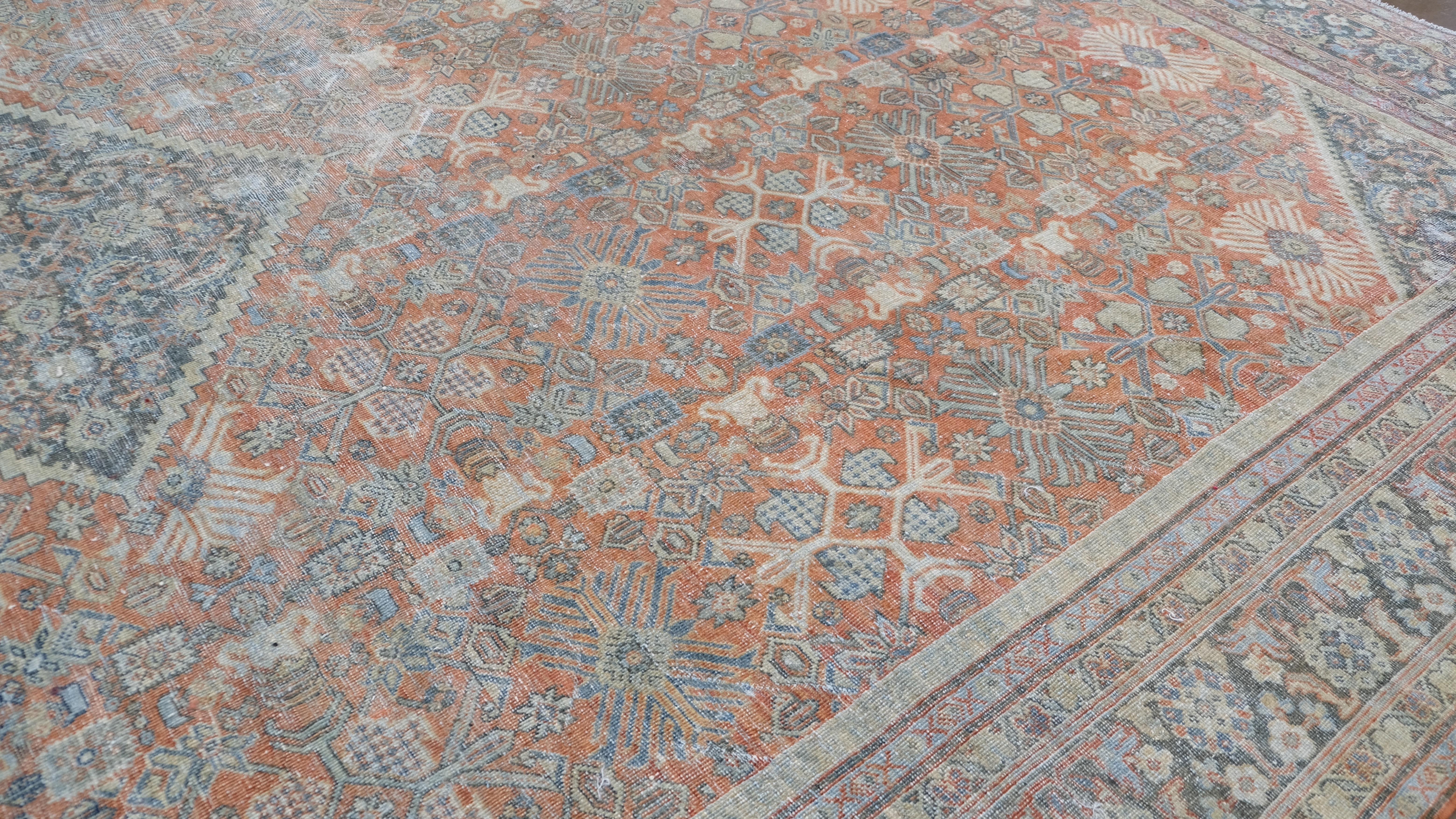 Antiker persischer Mahal-Wollteppich im Used-Look 12'6''x17'5'' (Handgeknüpft) im Angebot