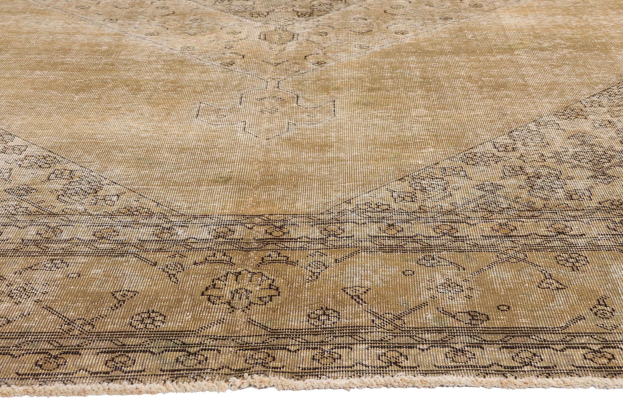 Annodato a mano Tappeto antico Tabriz persiano con stile modern industry in vendita