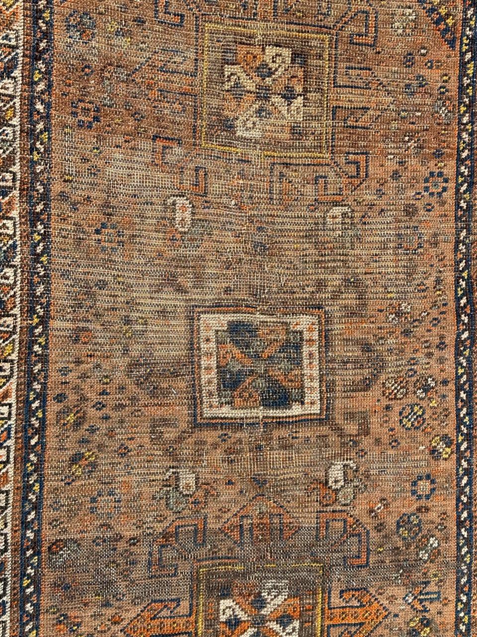 Late 19th century small distressed Shiraz rug with pretty tribal designs and nice natural colours with orange, brown, yellow and blue, entirely hand knotted with wool on wool foundation.
Important wears 

✨✨✨
