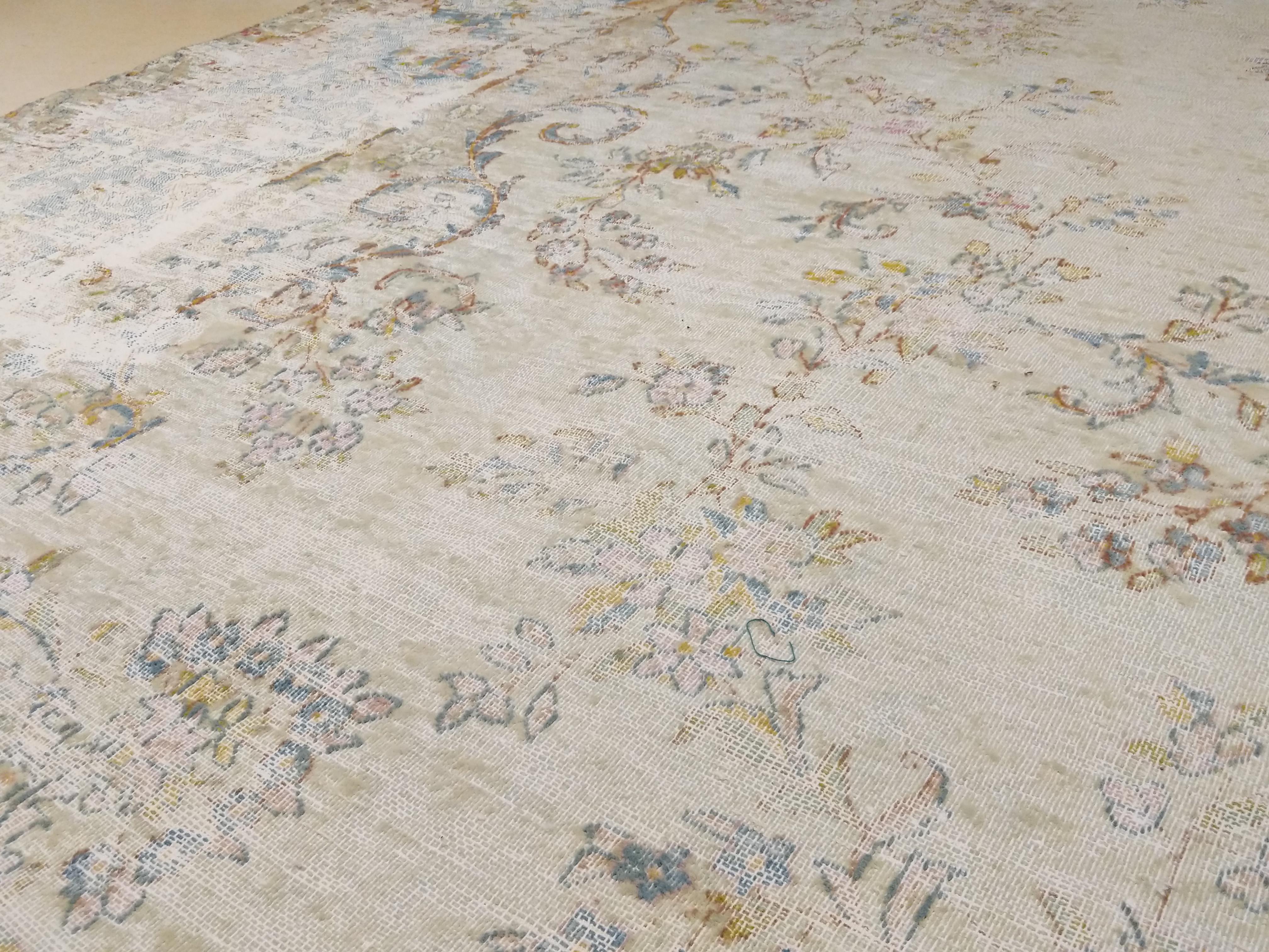Antique Distressed Soft Coloured Botanical Design Decorative Carpet In Distressed Condition For Sale In Milan, IT