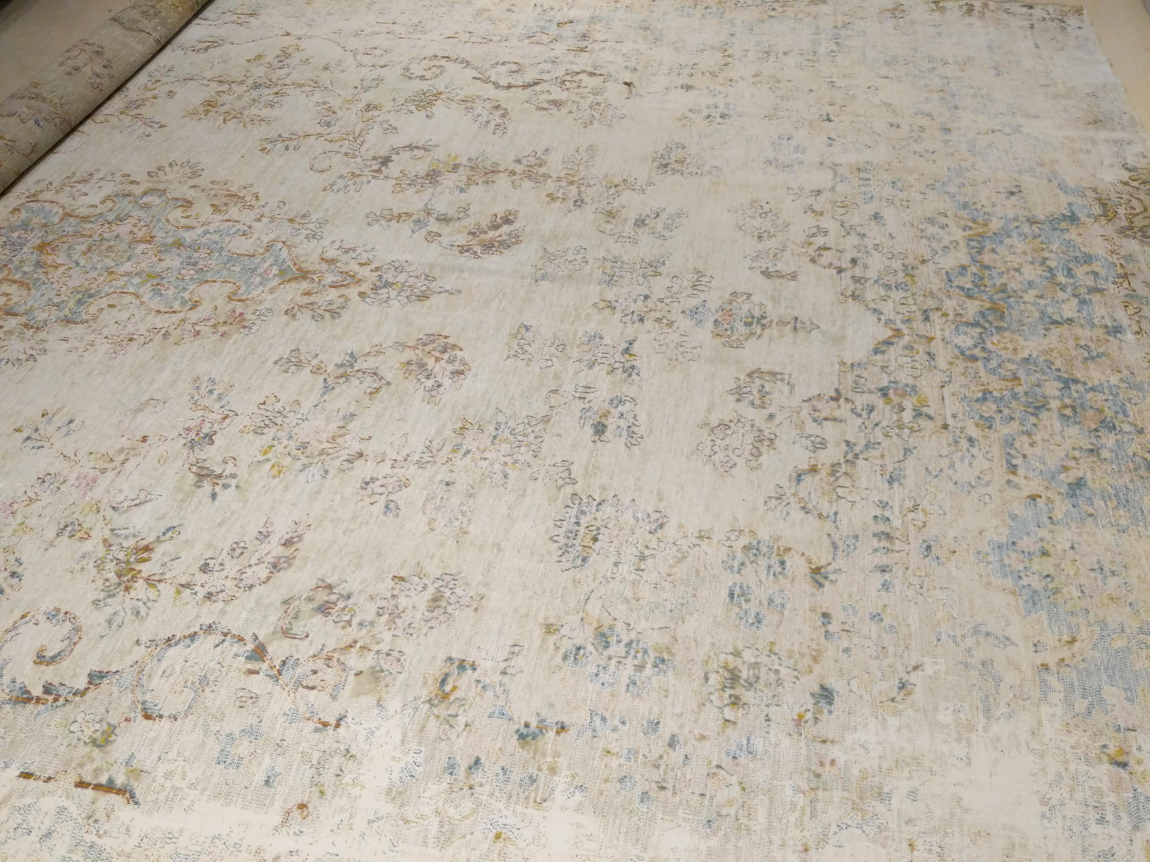 Wool Antique Distressed Soft Coloured Botanical Design Decorative Carpet For Sale
