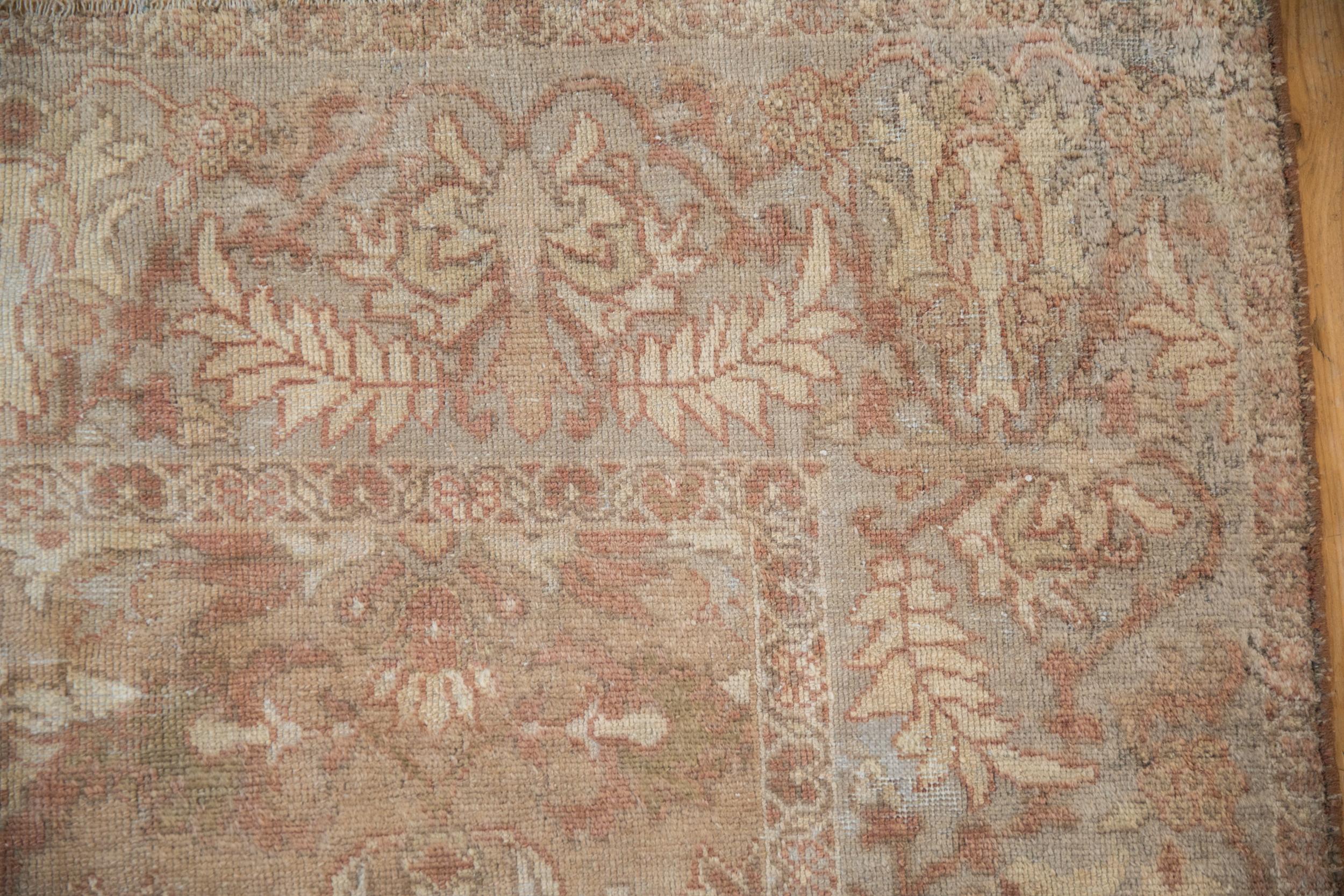 Antiker Distressed Sultanabad-Teppich (Persisch) im Angebot
