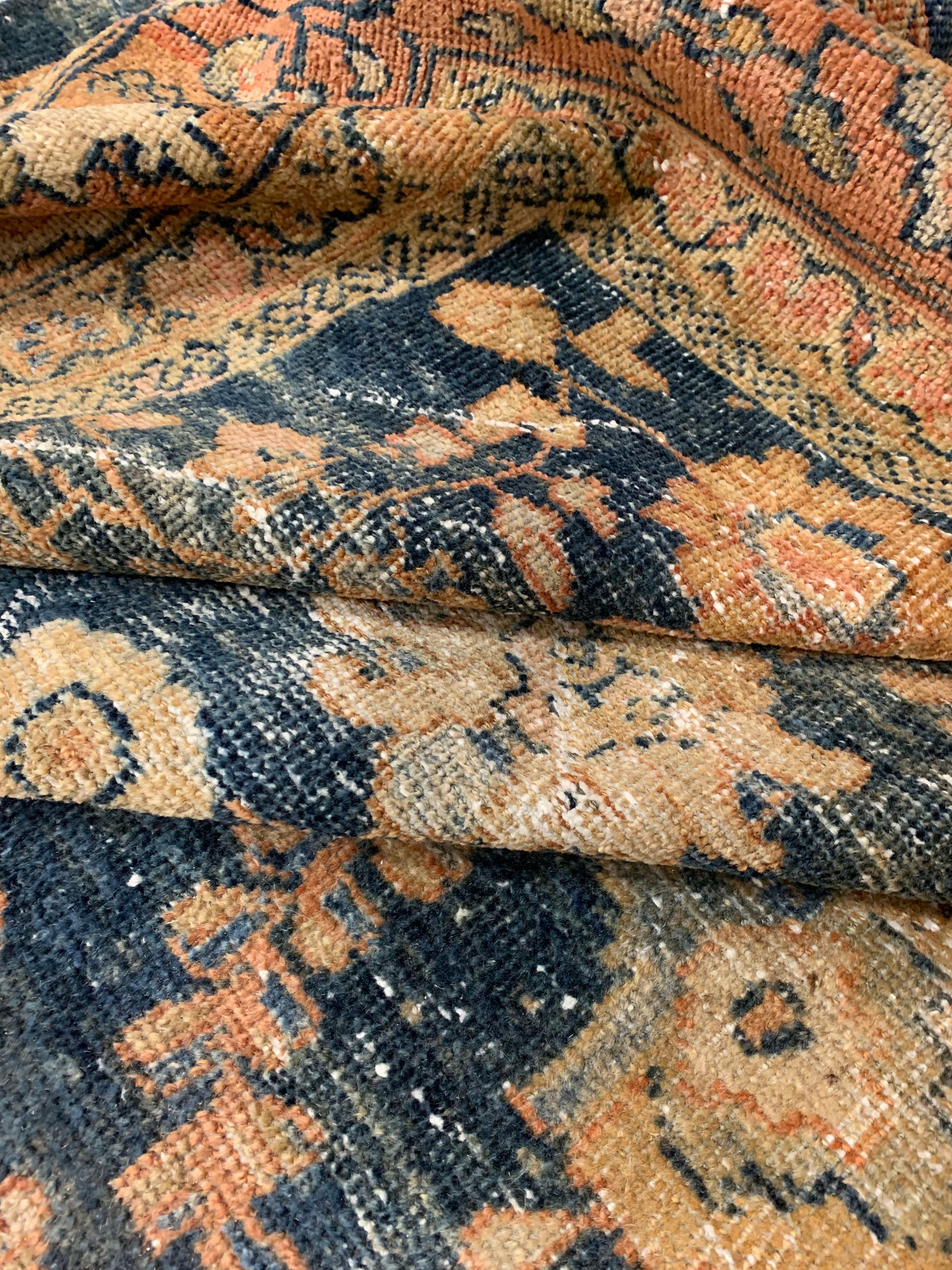 Antiker Distressed Sultanabad-Teppich  8'3 x 11'4 (Wolle) im Angebot