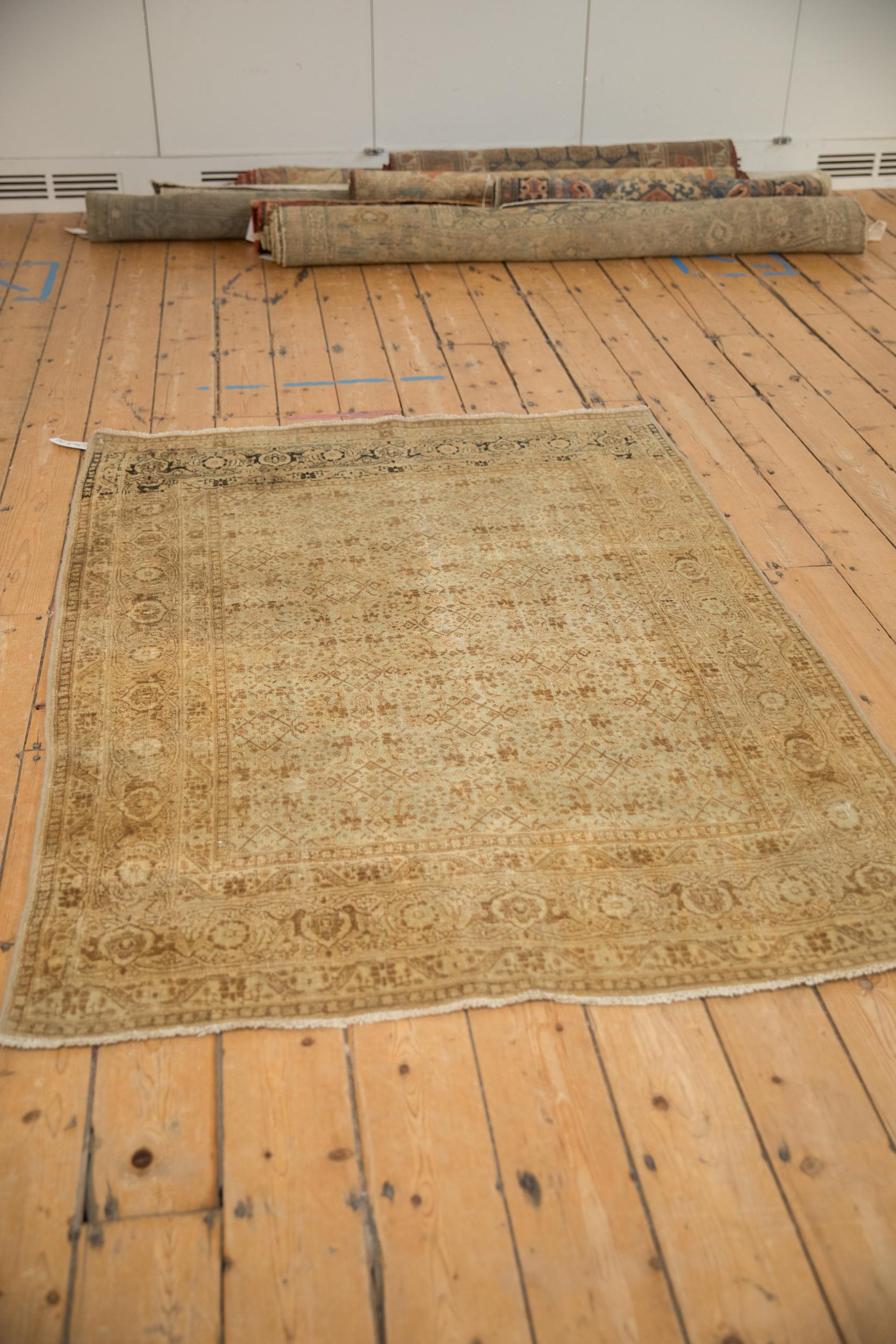 Annodato a mano Tappeto Tabriz Antico Distressed in vendita