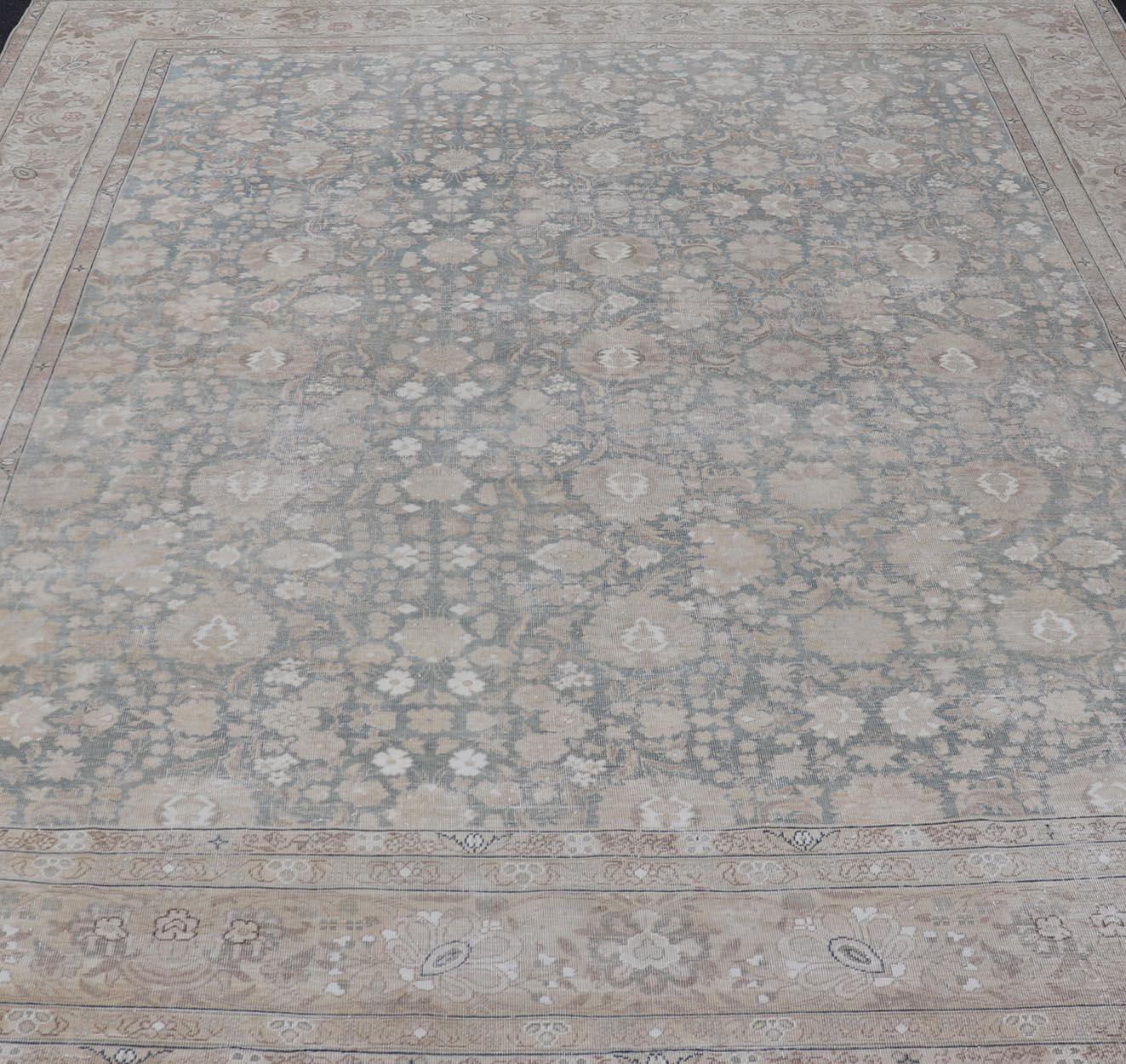 Tappeto Tabriz Antico Distressed in verde acqua, marrone chiaro, taupe  9'8 x 12' in vendita 3