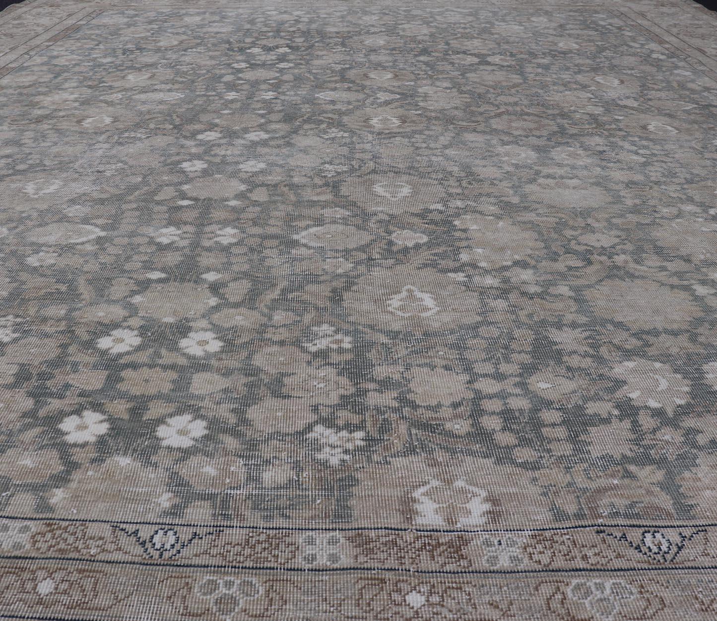 Tappeto Tabriz Antico Distressed in verde acqua, marrone chiaro, taupe  9'8 x 12' in vendita 4