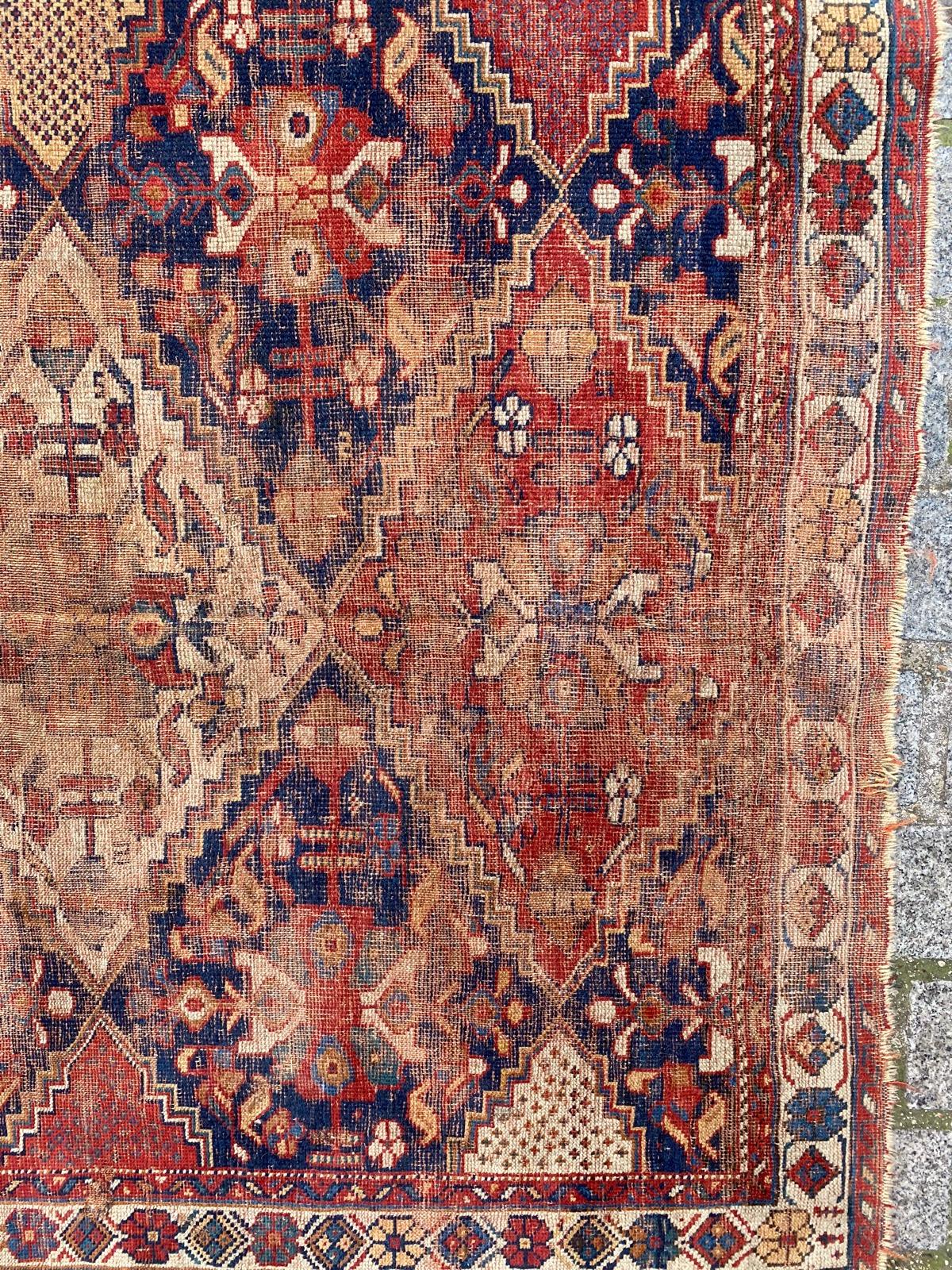 Annodato a mano Tappeto Tribale Afshar Antico Distressed di Bobyrug in vendita