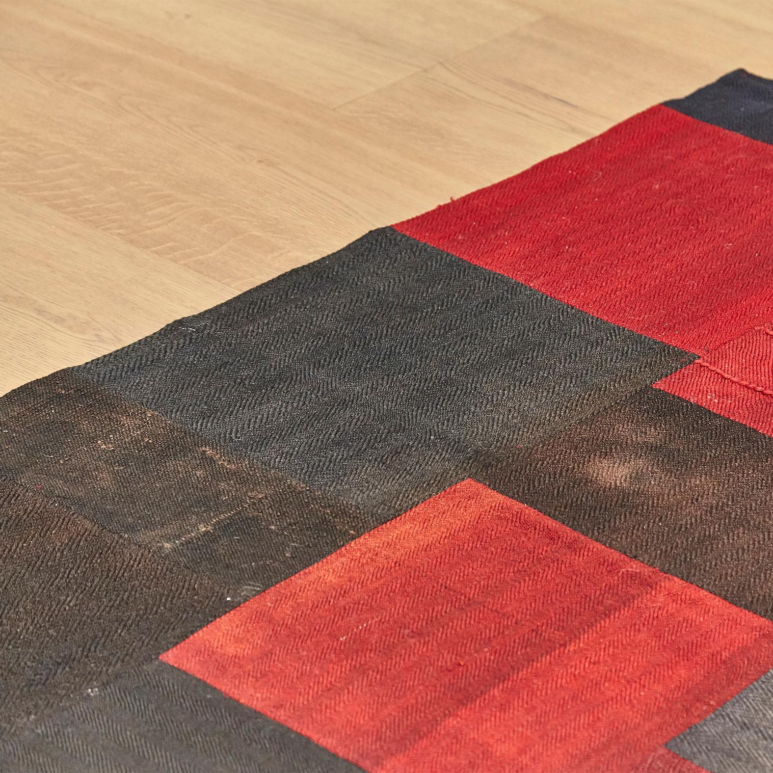 Antique Dizmeck Kilim Turkey Red Black Rug In Good Condition In Barcelona, Barcelona