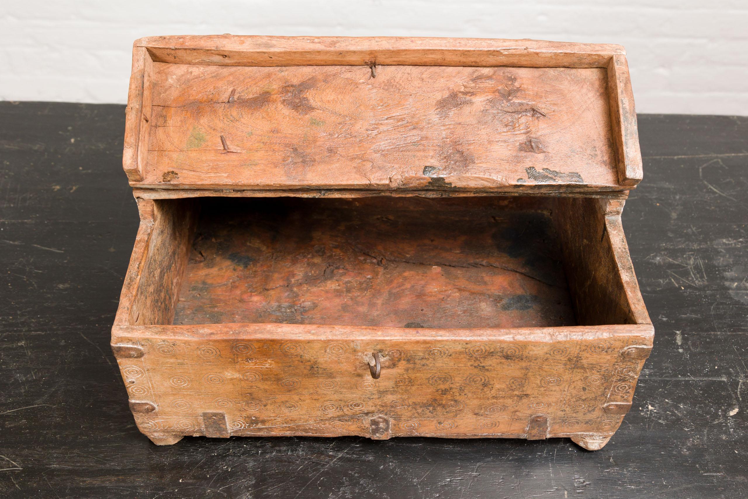 Antique Document Box with Incised Concentric Motifs and Partial Opening Top For Sale 4