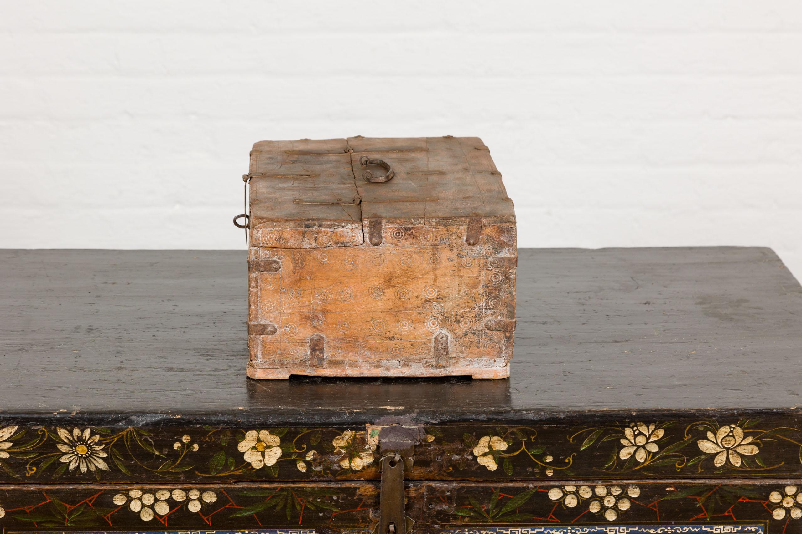 Antique Document Box with Incised Concentric Motifs and Partial Opening Top For Sale 8