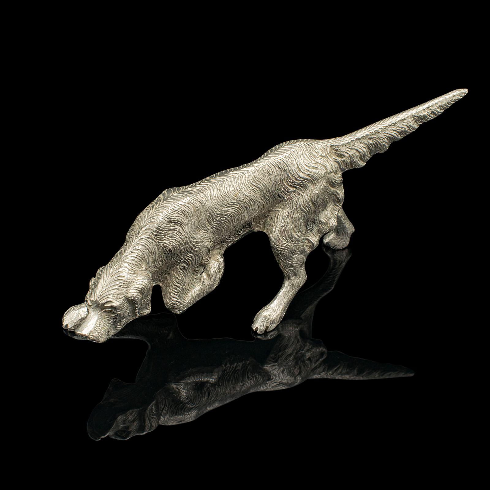 20ième siècle Figure ancienne de chien, anglaise, fer nickelé, pointure, ornement de chien, édouardienne en vente