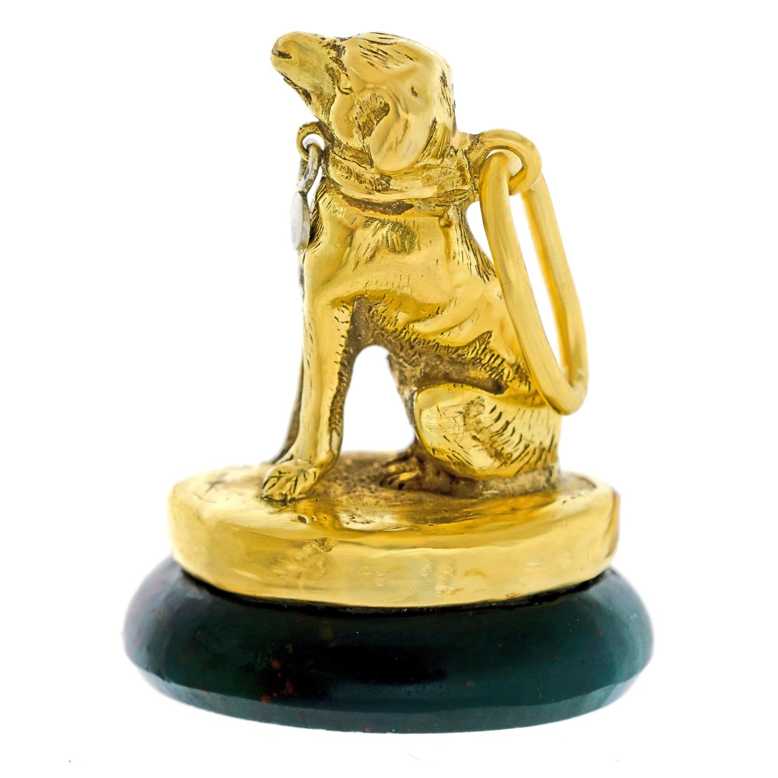 Cabochon Ciondolo a forma di cane antico in vendita