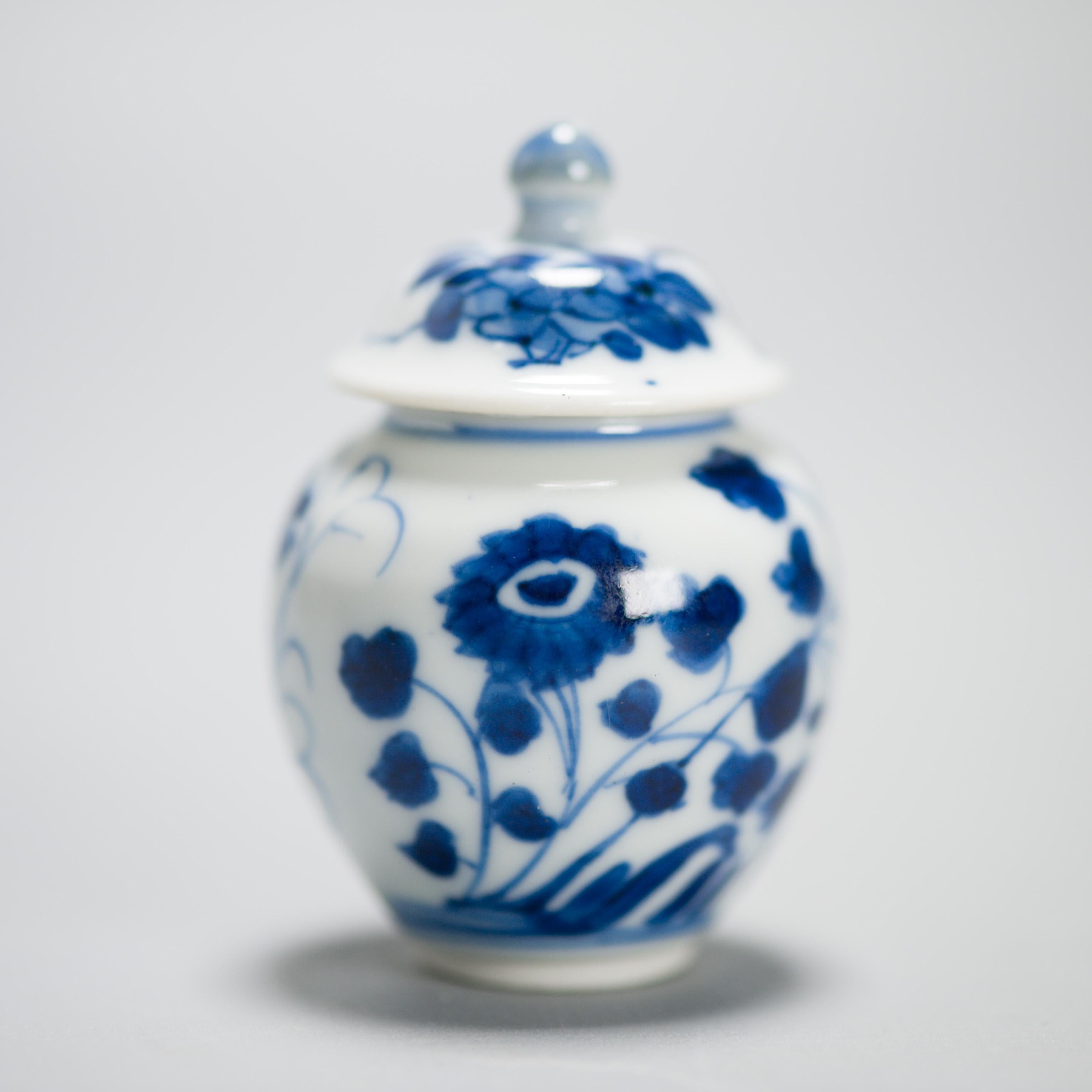 Antique Doll House Miniature Kangxi Period Chinese Porcelain Lidded Jar For Sale 5