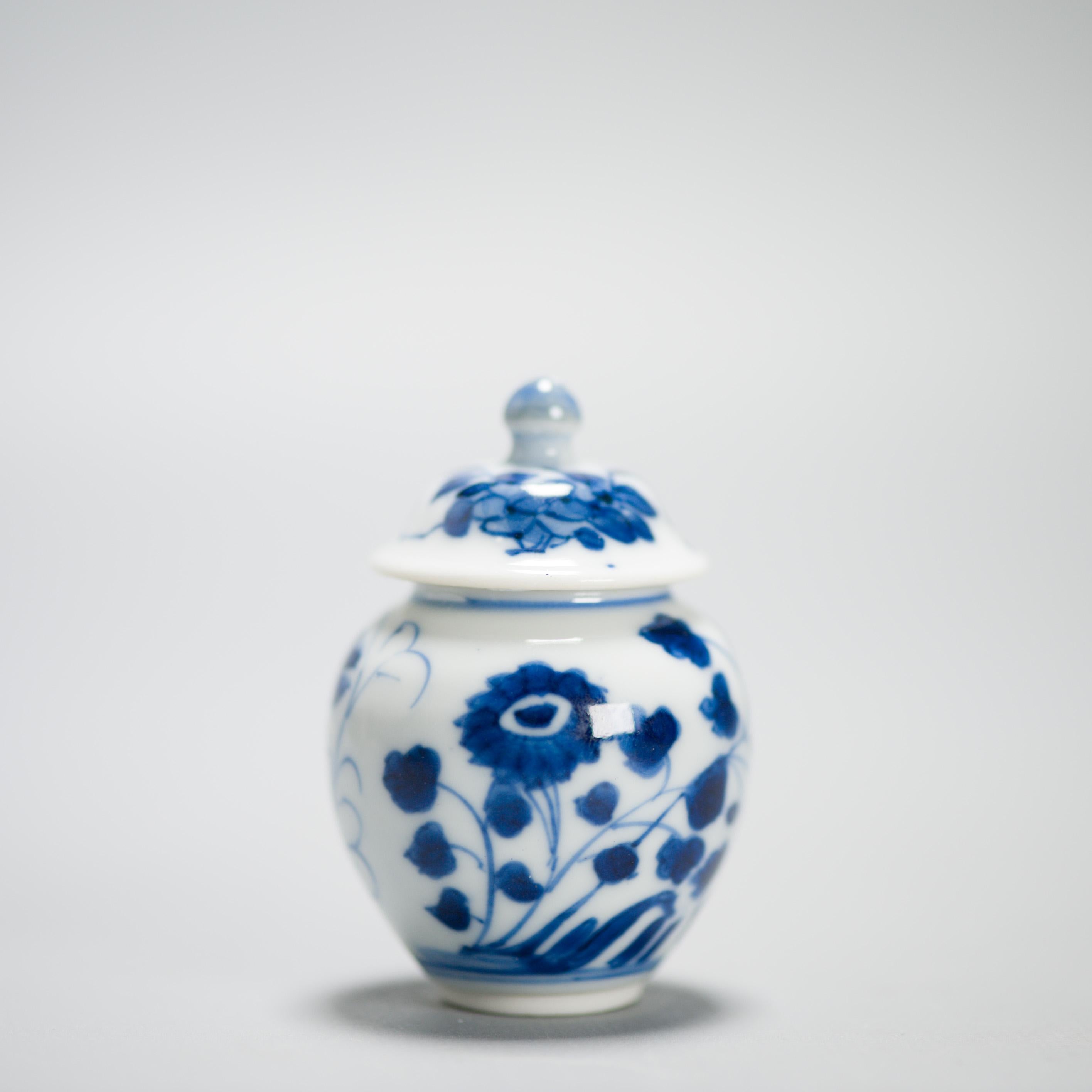 Antique Doll House Miniature Kangxi Period Chinese Porcelain Lidded Jar For Sale 2