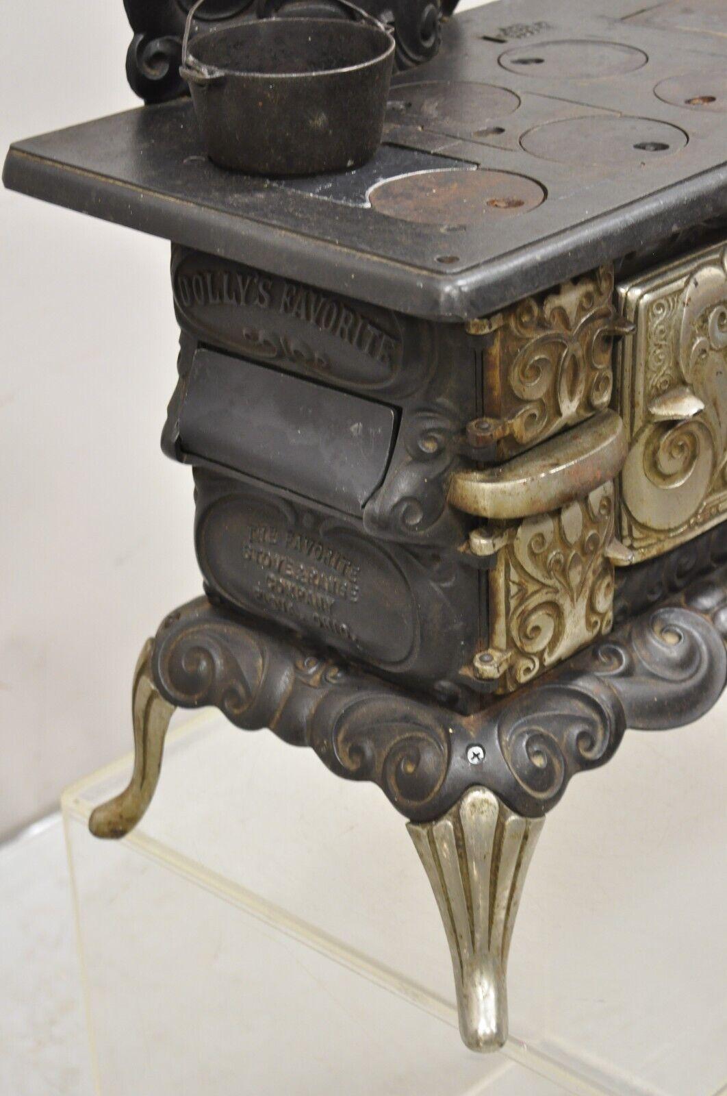 Antique Dollys Favorite Cast Iron Childs Salesman Sample Stove by Favorite Stove For Sale 5