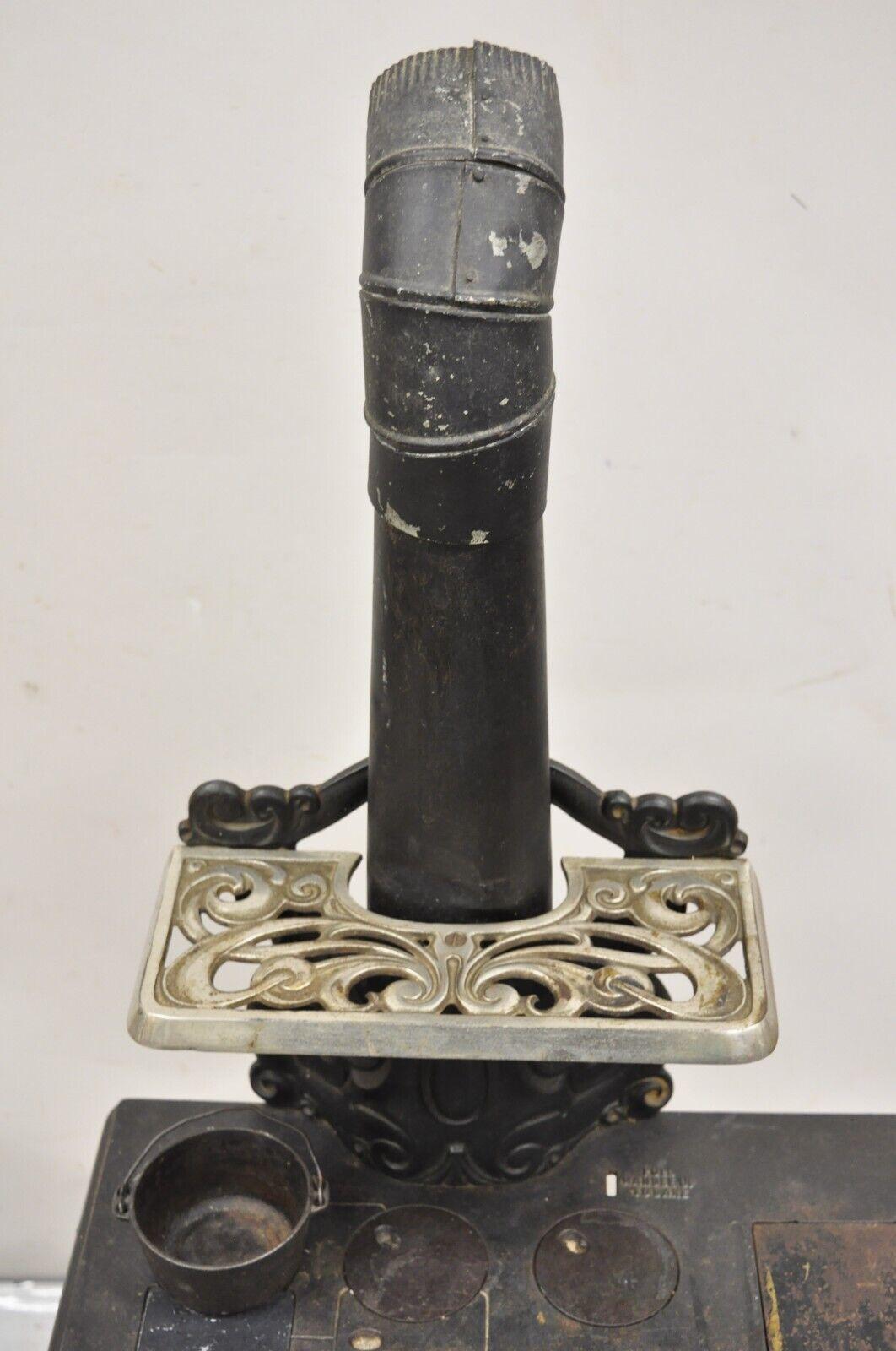 Antique Dollys Favorite Cast Iron Childs Salesman Sample Stove by Favorite Stove For Sale 7