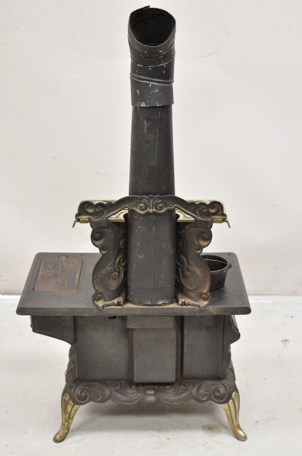 Antique Dollys Favorite Cast Iron Childs Salesman Sample Stove by Favorite Stove For Sale 3