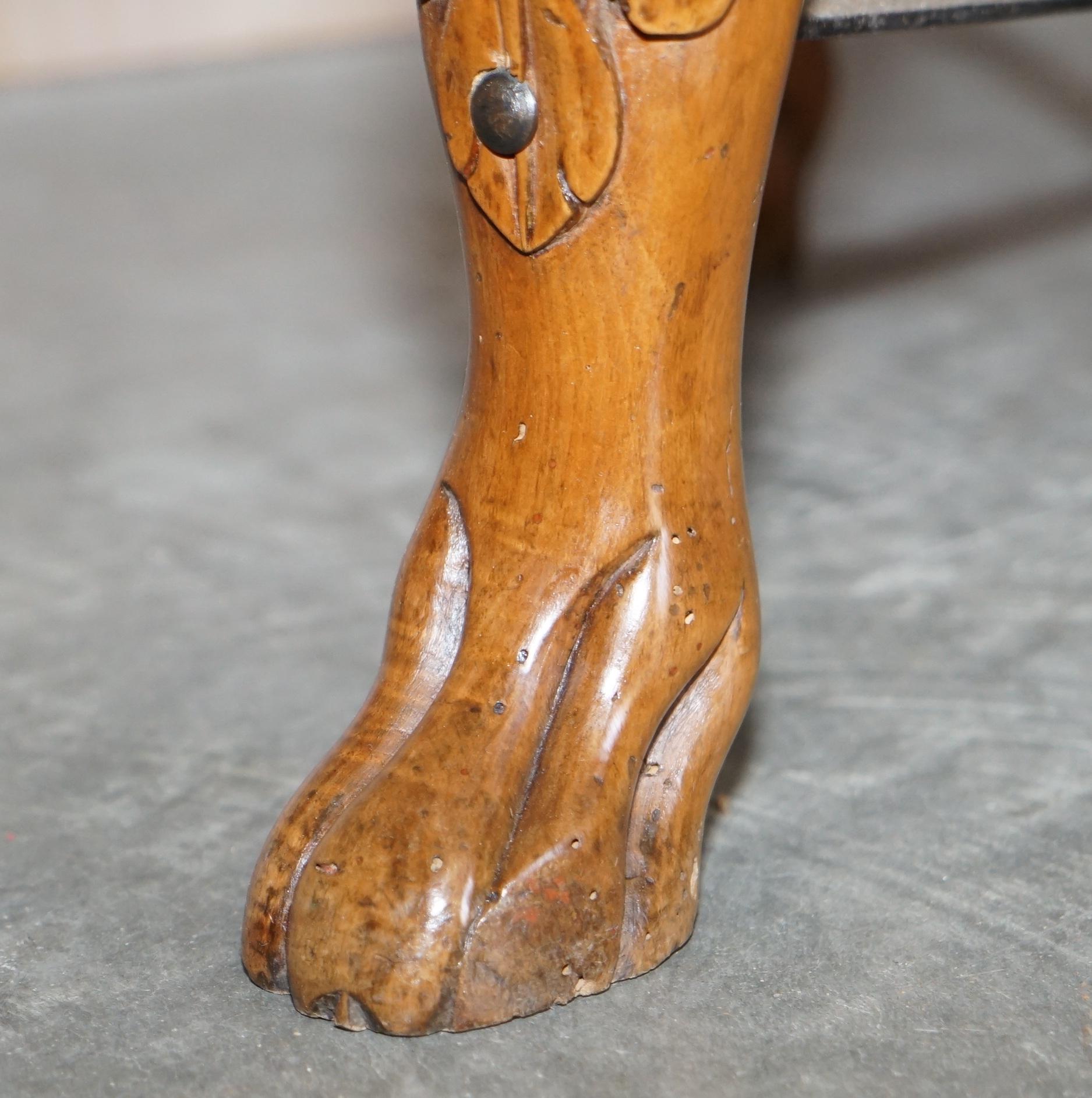 Fauteuil Chesterfield ancien à bras en forme de dauphin en cuir marron pivotant de style grotte vénitien en vente 5