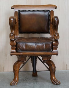 Antiker venezianischer Chesterfield-Sessel mit Delphin-Arm aus braunem Leder mit geschwungenem Grotto