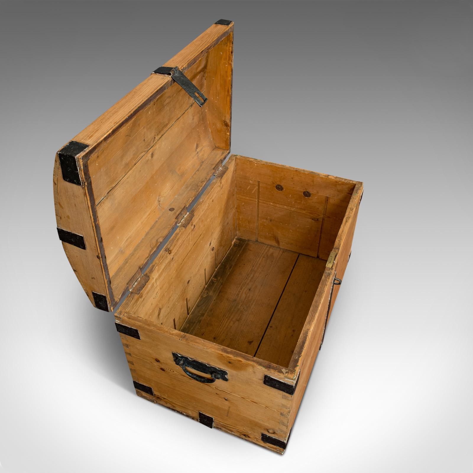 Antiquities Dome Top Carriage Chest, English, Iron Bound, Pine, Travelling Trunk en vente 1