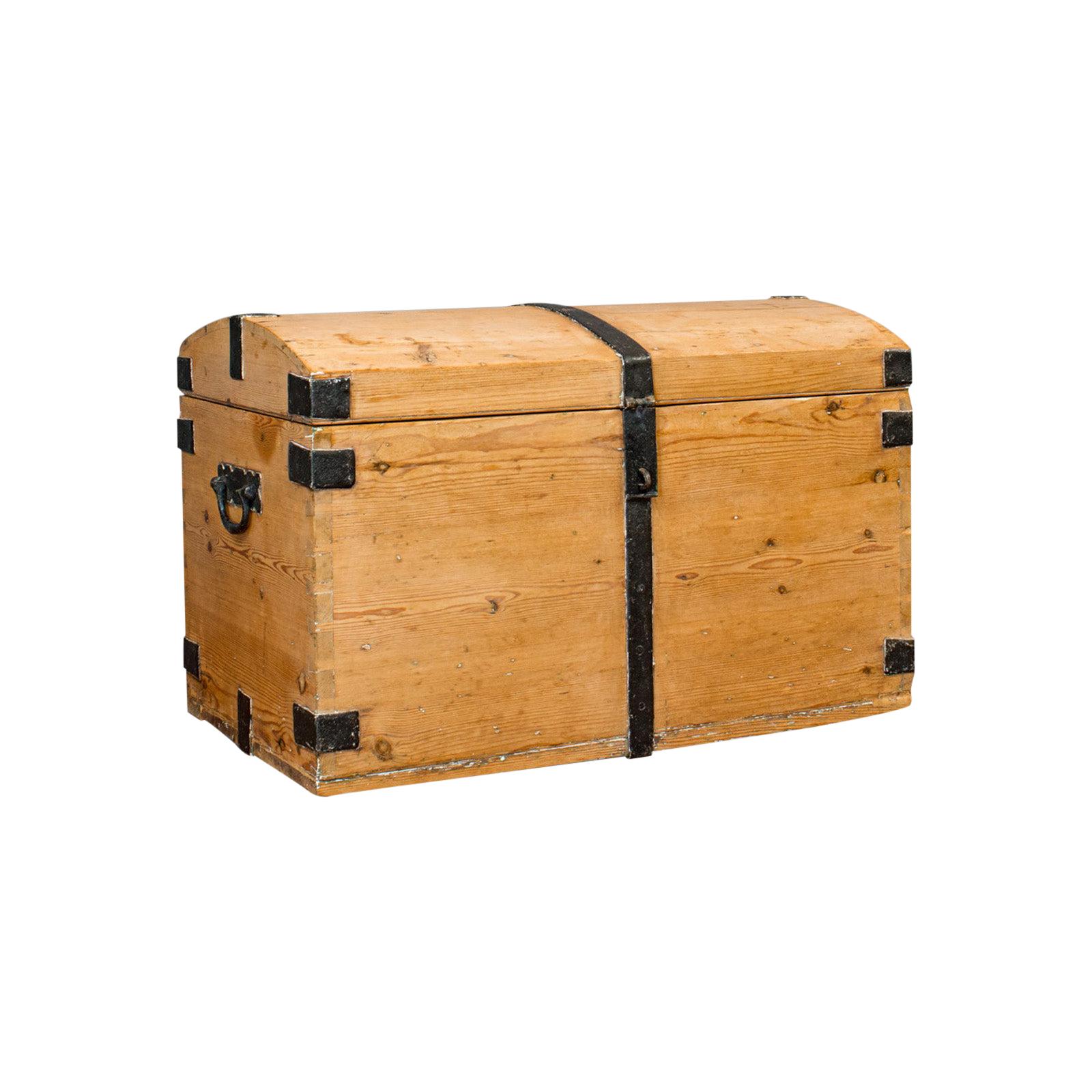 Antiquities Dome Top Carriage Chest, English, Iron Bound, Pine, Travelling Trunk en vente