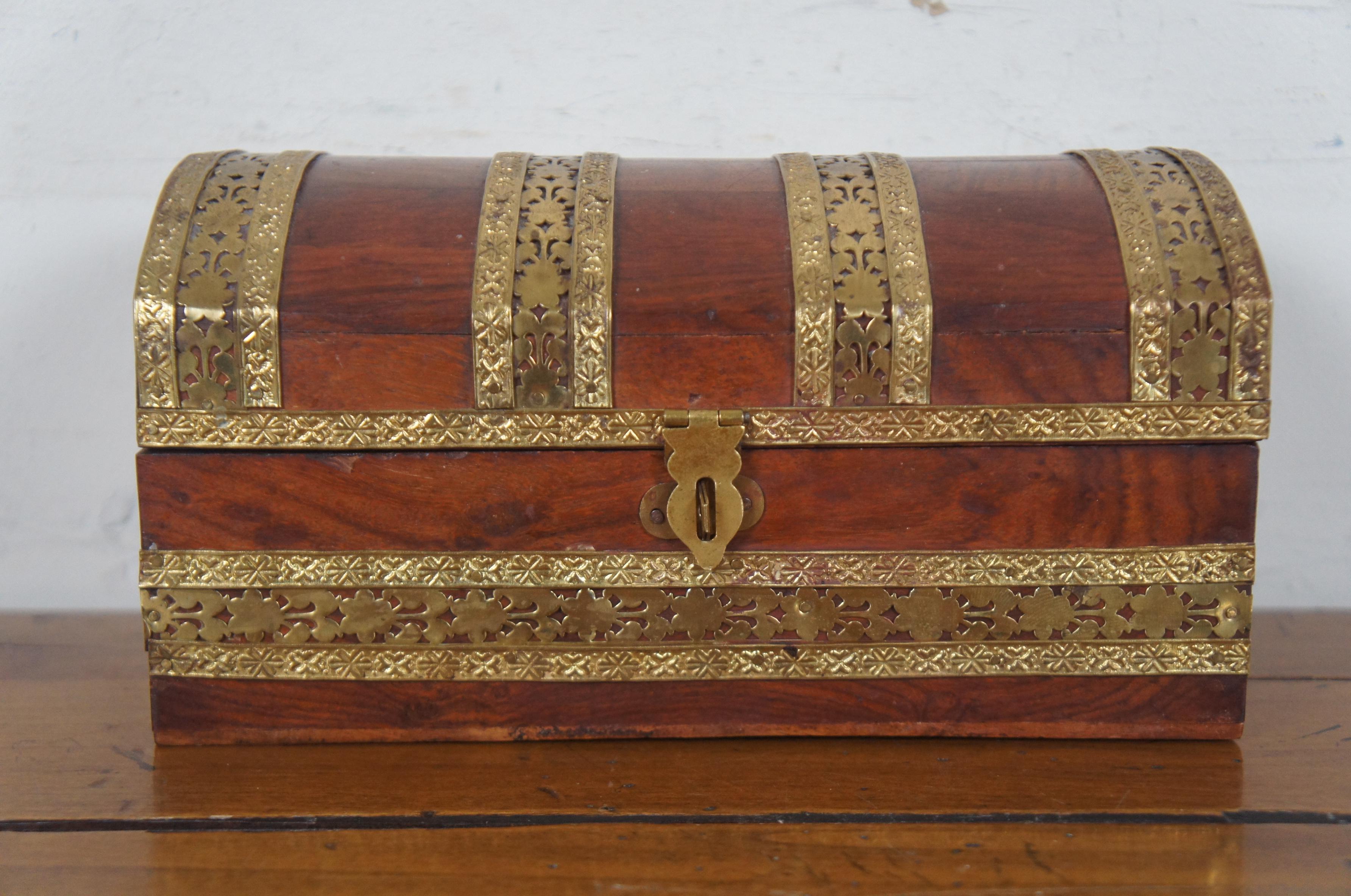 Antique Dome Top Reticulated Brass Banded Tea Caddy Keepsake Trinket Box In Good Condition In Dayton, OH