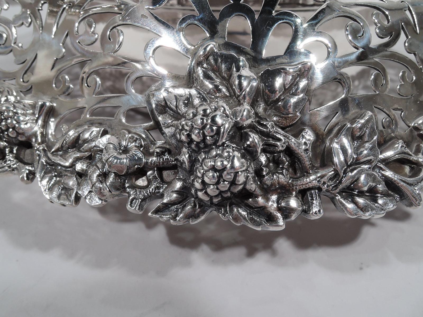 Antique Dominick & Haff Small Sterling Silver Centerpiece Berry Bowl In Excellent Condition In New York, NY