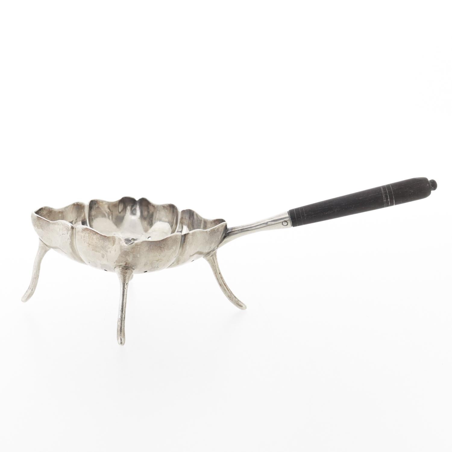Antiguo colador de té con pie Dominick & Haff Silver de plata de ley en Bueno estado para la venta en Philadelphia, PA