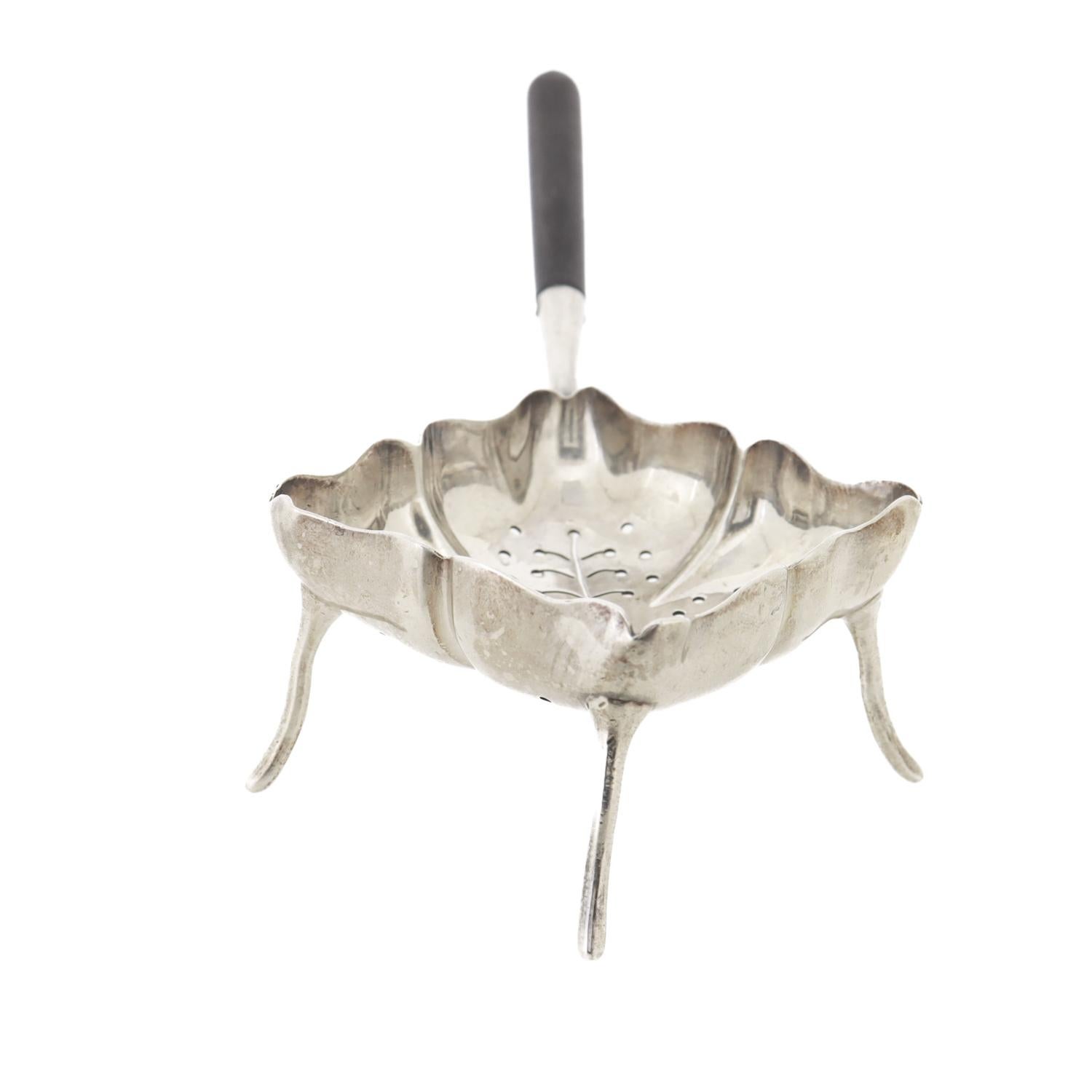 Antiguo colador de té con pie Dominick & Haff Silver de plata de ley en venta 2