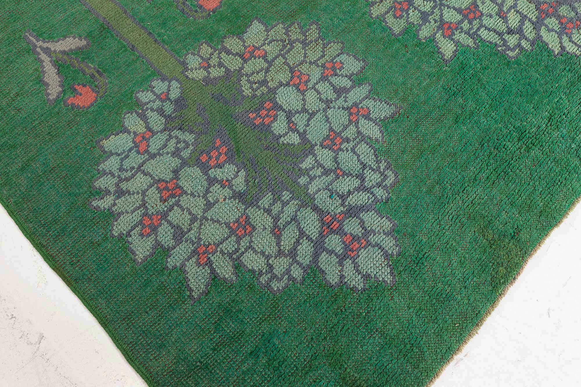 Arts and Crafts Antique Donegal CFA Voysey Fragment Runner Doris Leslie Blau en vente