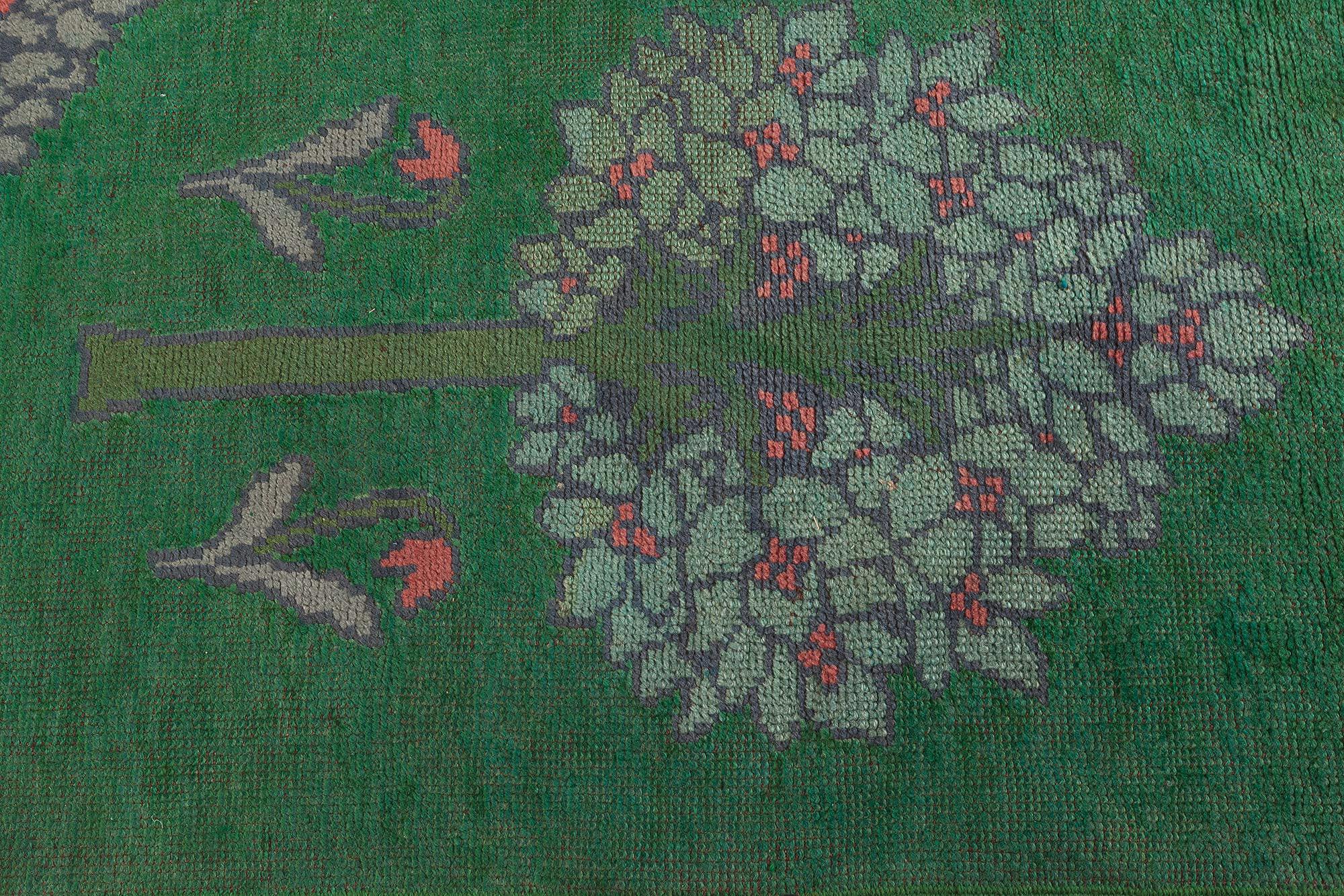 Antique Donegal CFA Voysey Fragment Runner Doris Leslie Blau Bon état - En vente à New York, NY