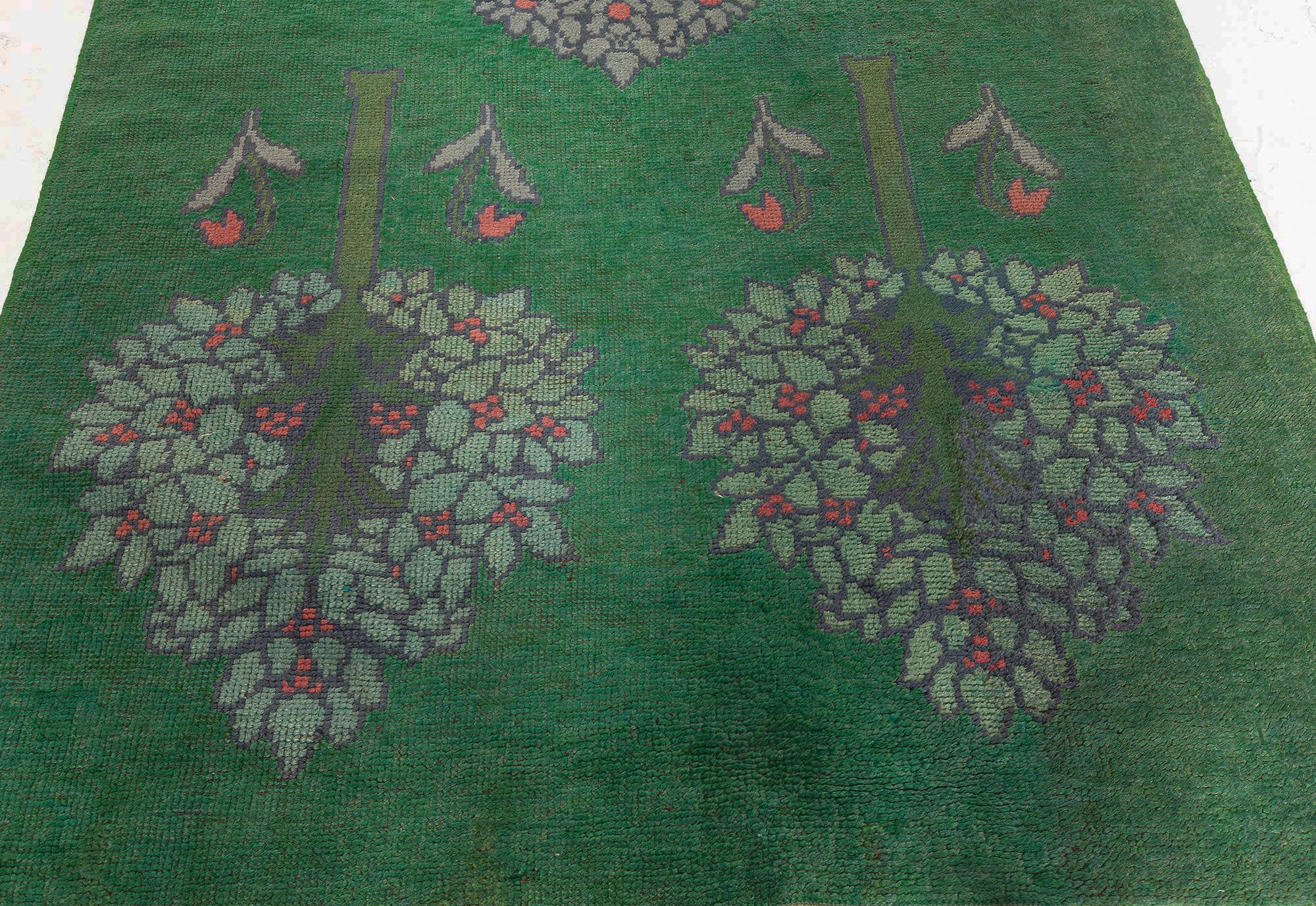 XIXe siècle Antique Donegal CFA Voysey Fragment Runner Doris Leslie Blau en vente