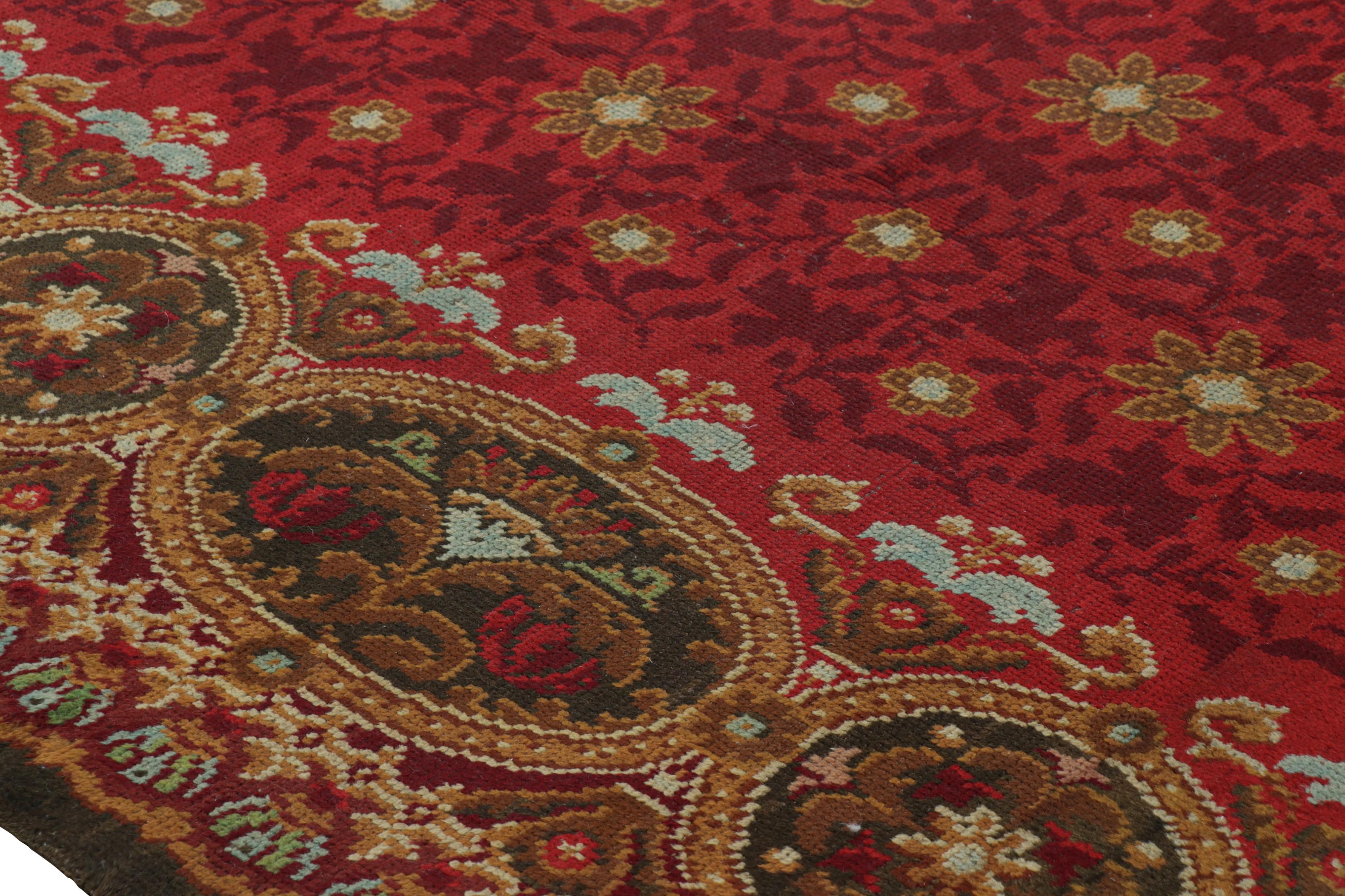 Antiker Donegal-Teppich in Rot mit Blumenmustern von Rug & Kilim (Irisch) im Angebot