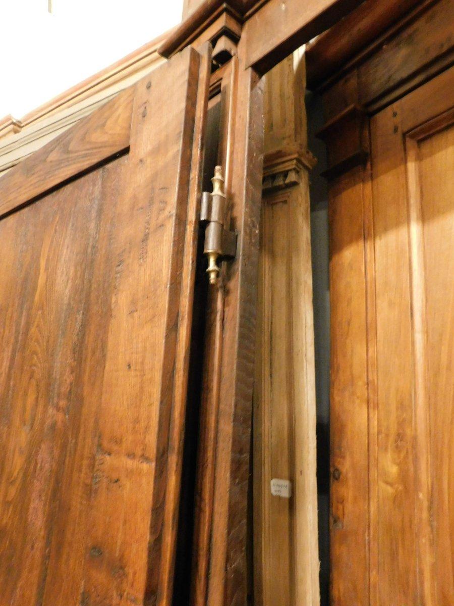 Antique Door Complete with Frame, Brown Chestnut, 18th Century Italy In Good Condition For Sale In Cuneo, Italy (CN)