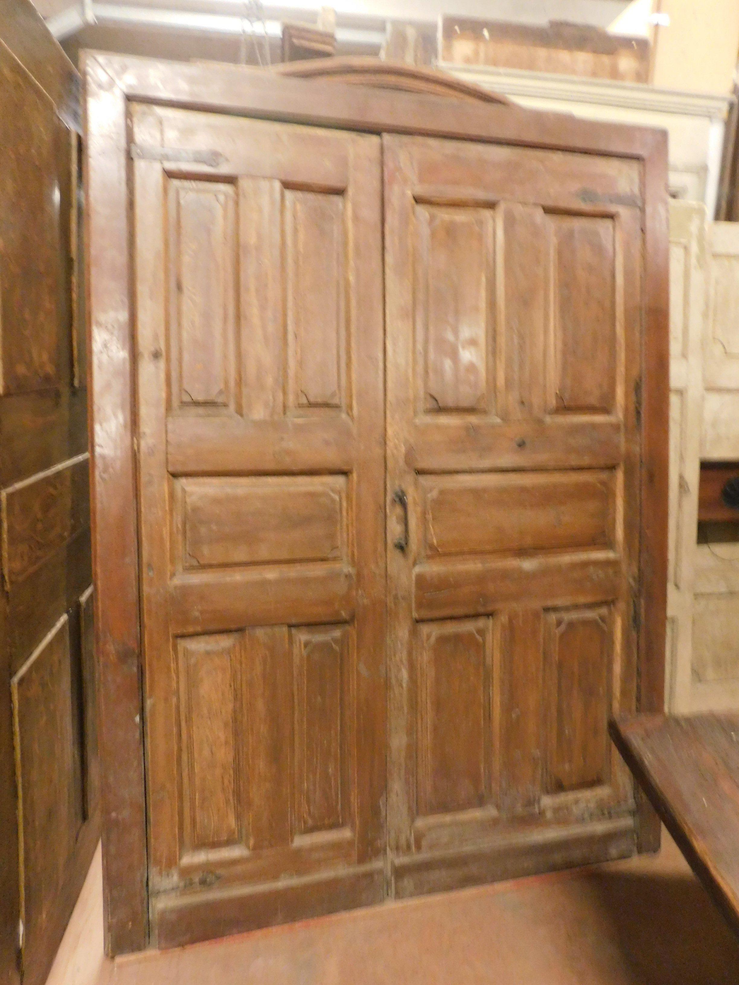 European Antique door in brown oak, double wing and frame, saloon opening push/pull, '700
