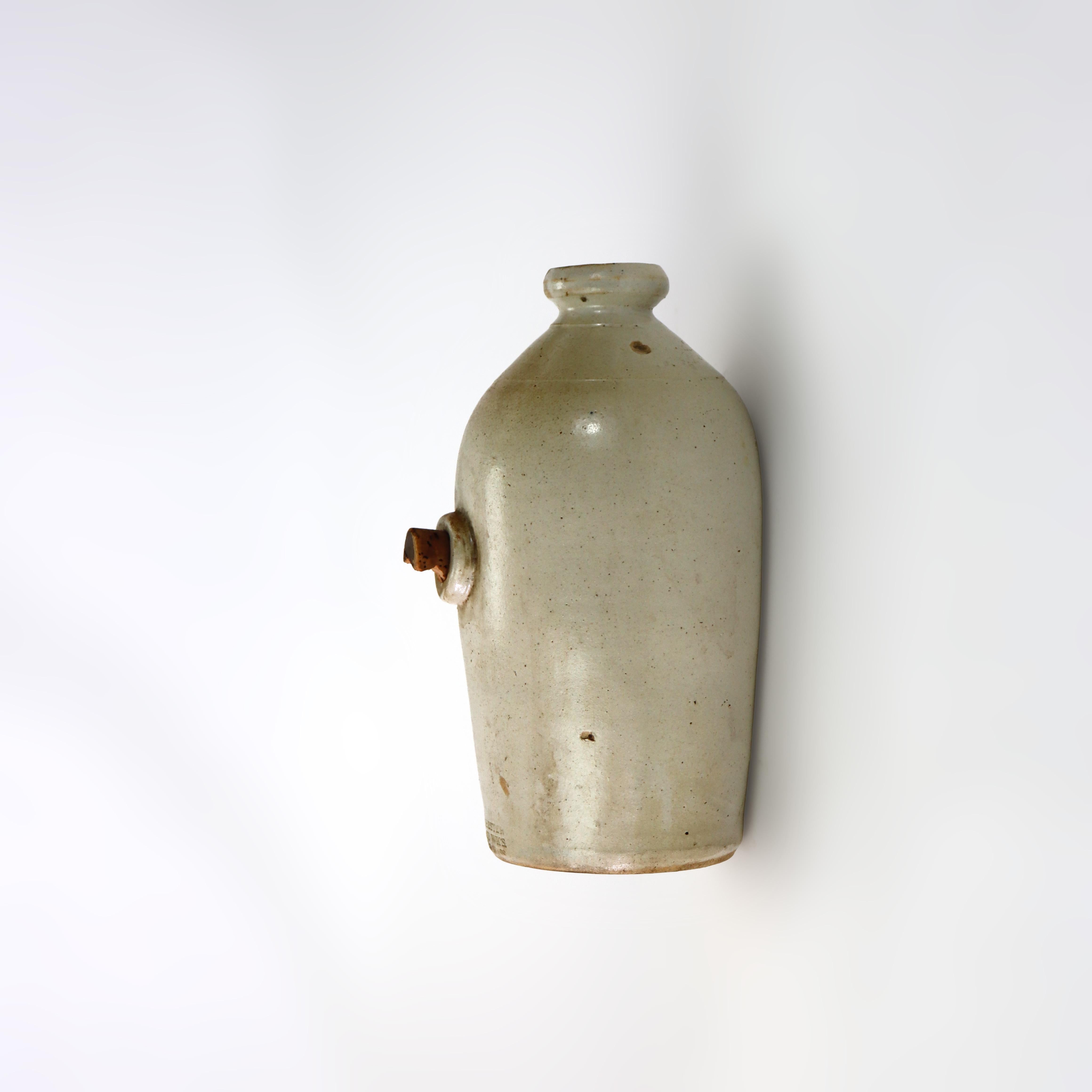 Antique Dorchester Pottery Works, Boston MA, Réchauffeur en grès signé C1890 (11 1/4