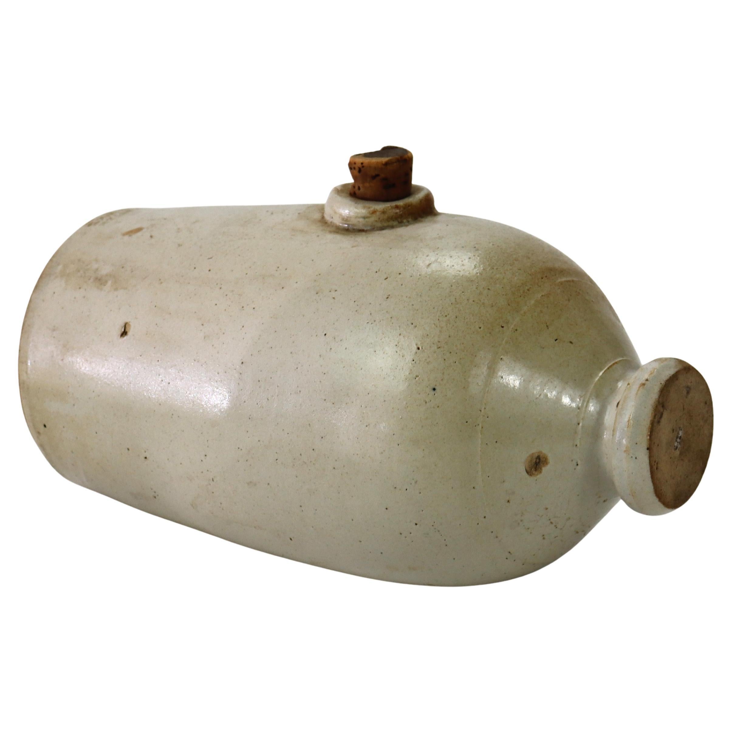Antique Dorchester Pottery Works, Boston MA, Réchauffeur en grès signé C1890
