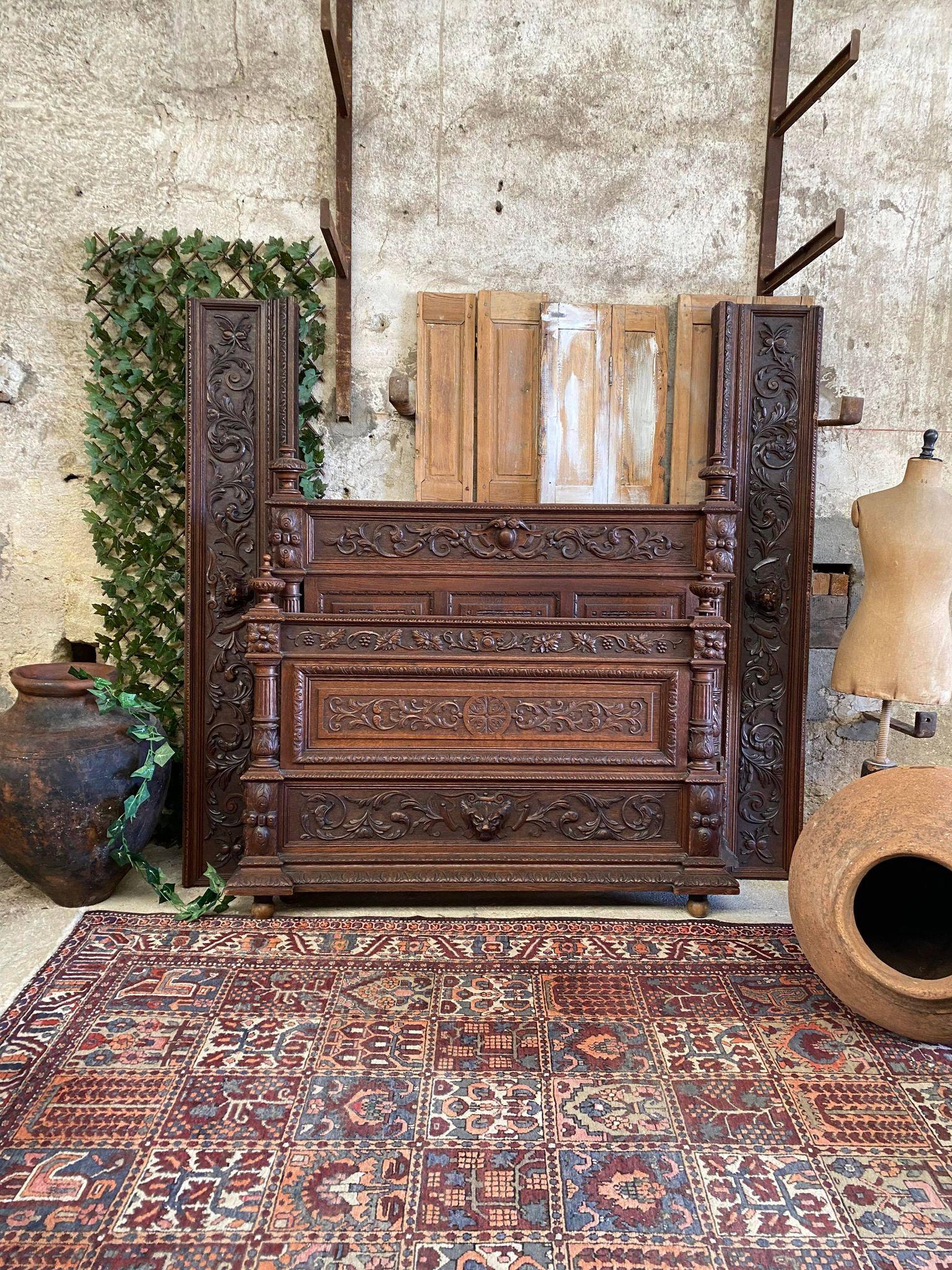 Antique Bed French Hand Carved Renaissance Revival in walnut

We sourced this Absolutely Fabulous Double Size Carved French Bed from the south of France

This Bed is so Artistic!

Solid Dark Oak

Great Condition

The Footboard Headboard