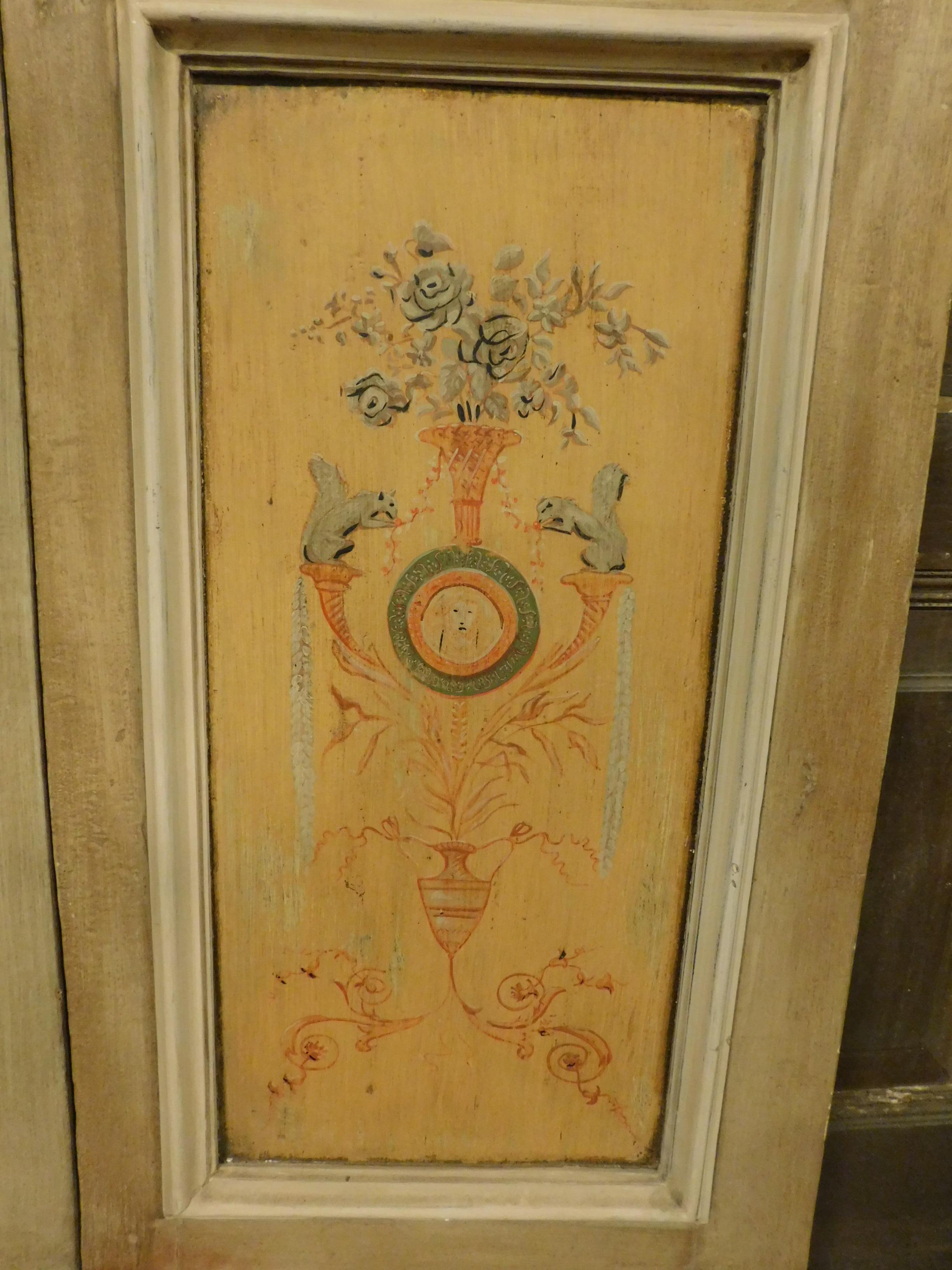 Antique double beige yellow wooden door with paintings, '700 Italy For Sale 2