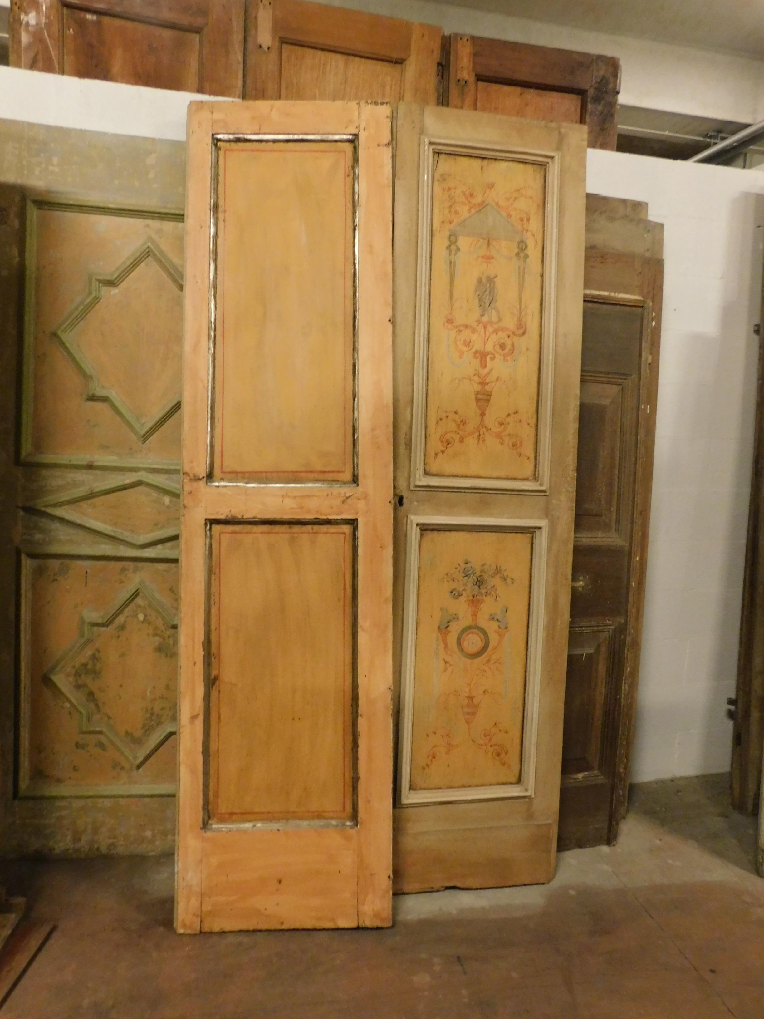 Antique double beige yellow wooden door with paintings, '700 Italy For Sale 4