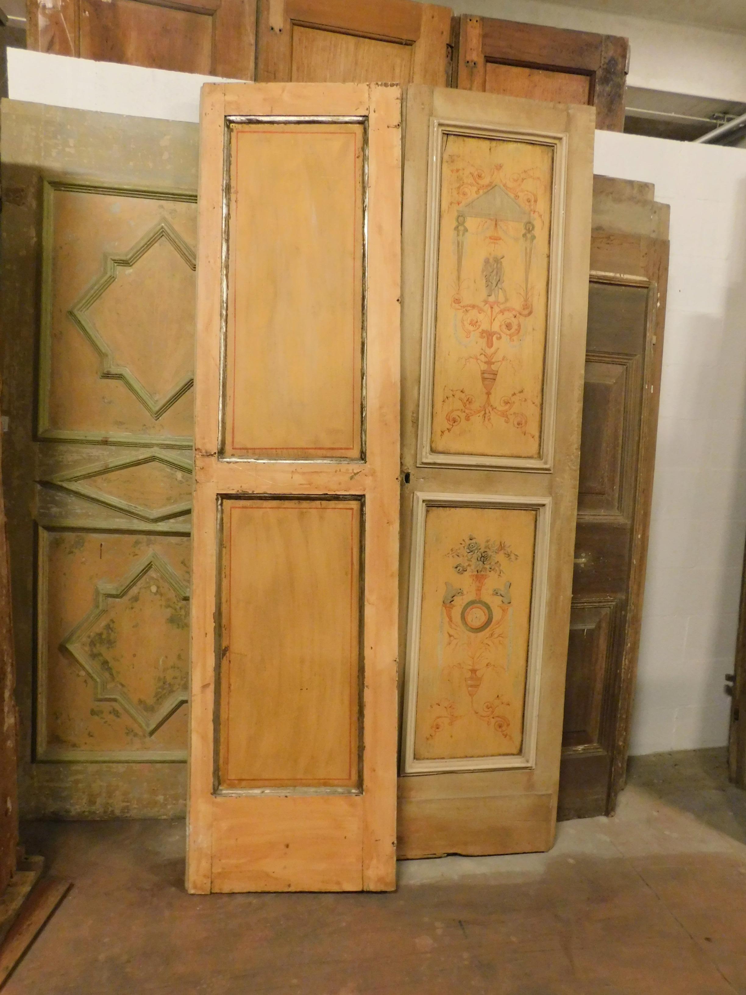 Antique double beige yellow wooden door with paintings, '700 Italy For Sale 5